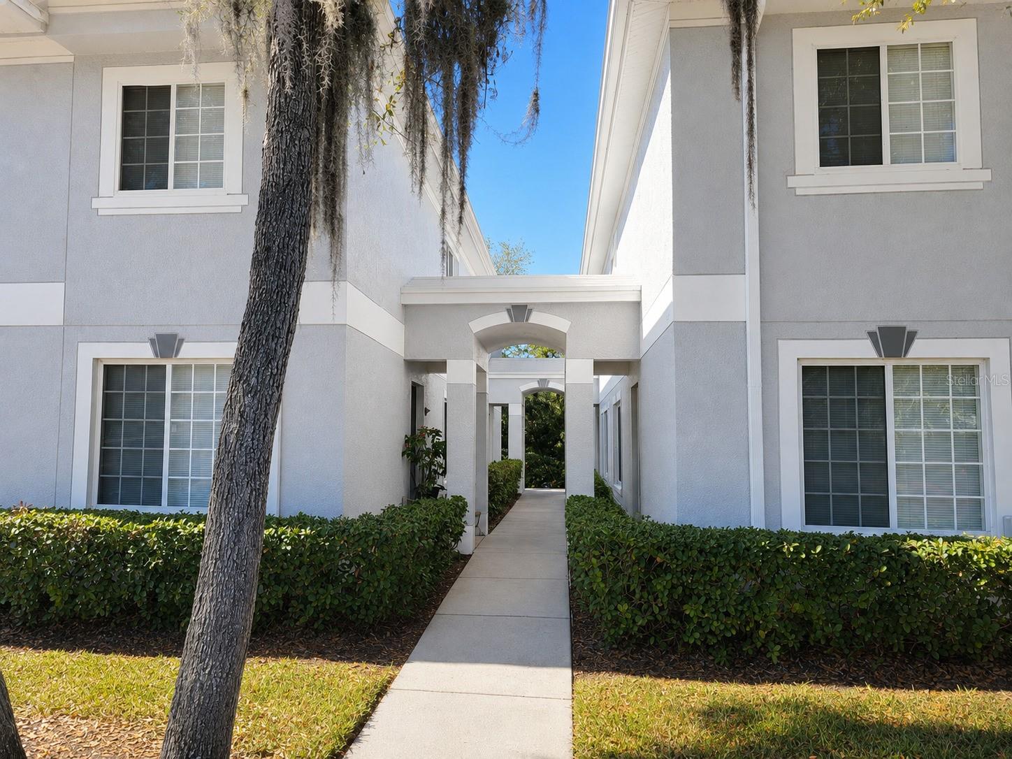 Photo of 4053 DOLPHIN DRIVE TAMPA FL 33617