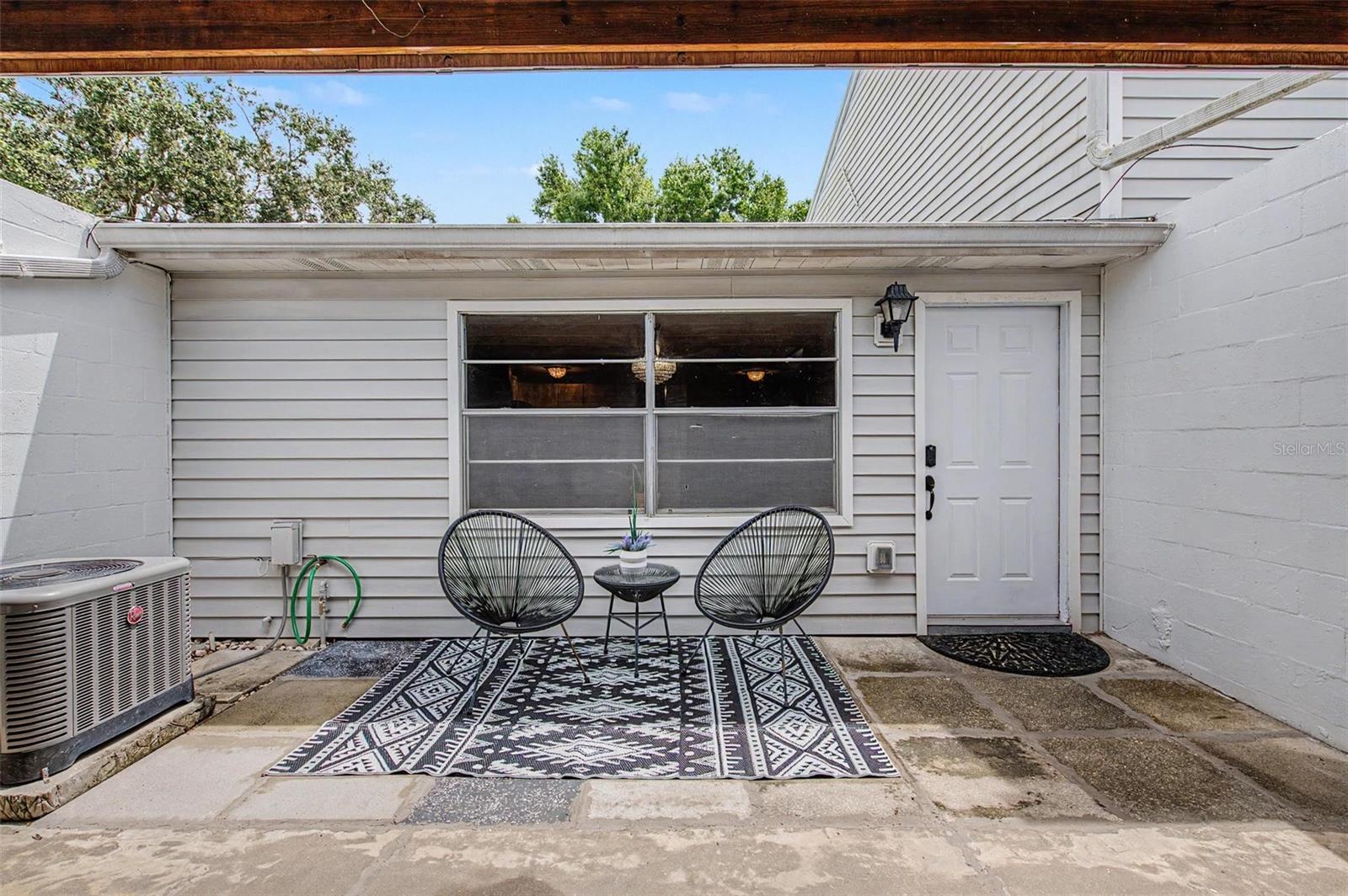 Photo of 11923 DIETZ DRIVE #8 TAMPA FL 33626