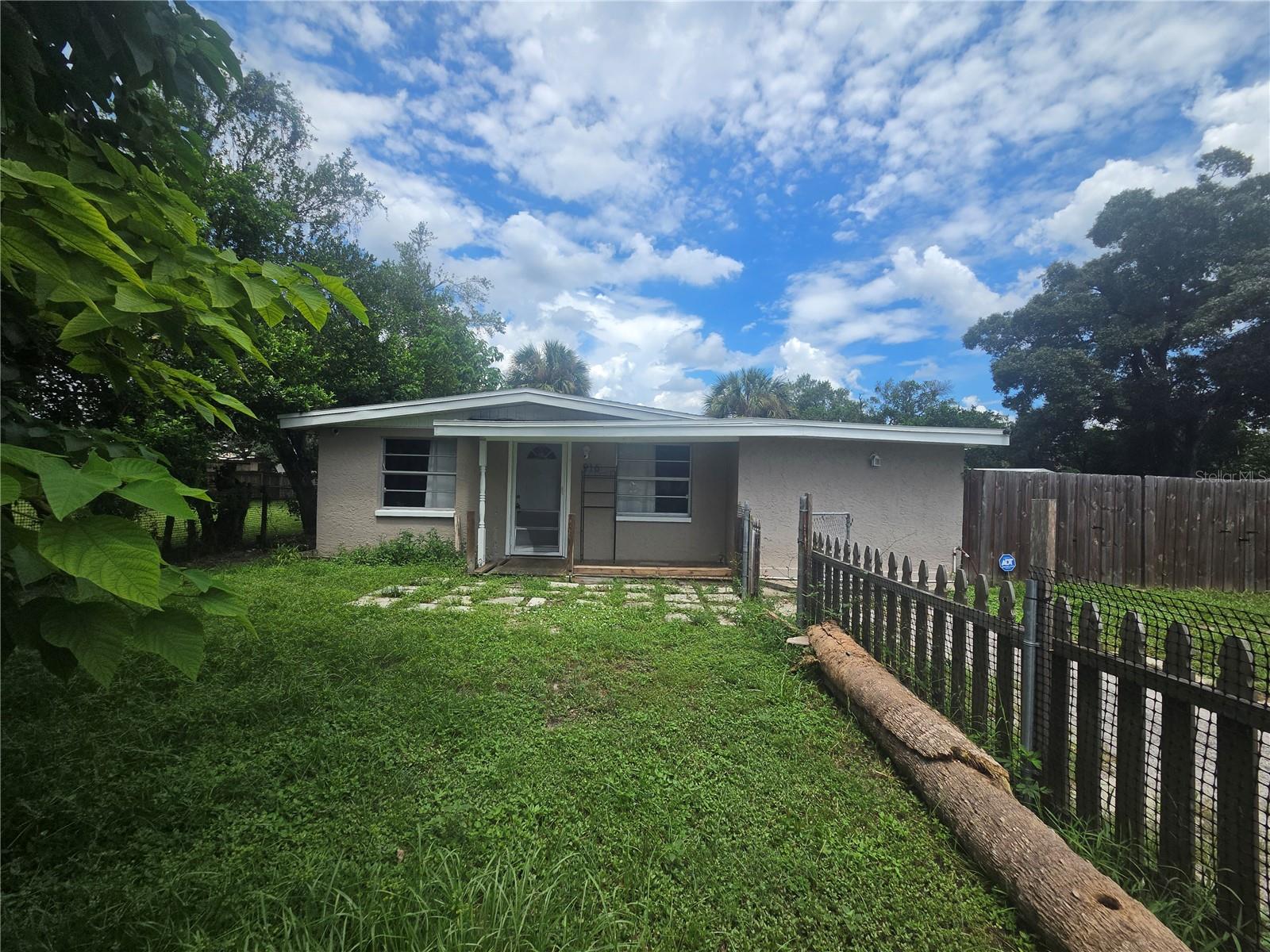 Photo of 916 E 123RD AVENUE TAMPA FL 33612