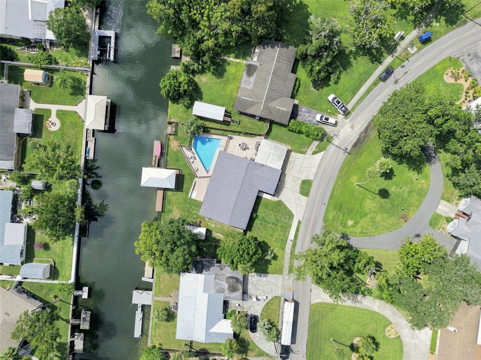 Photo of 1303 SE KINGS BAY DRIVE CRYSTAL RIVER FL 34429