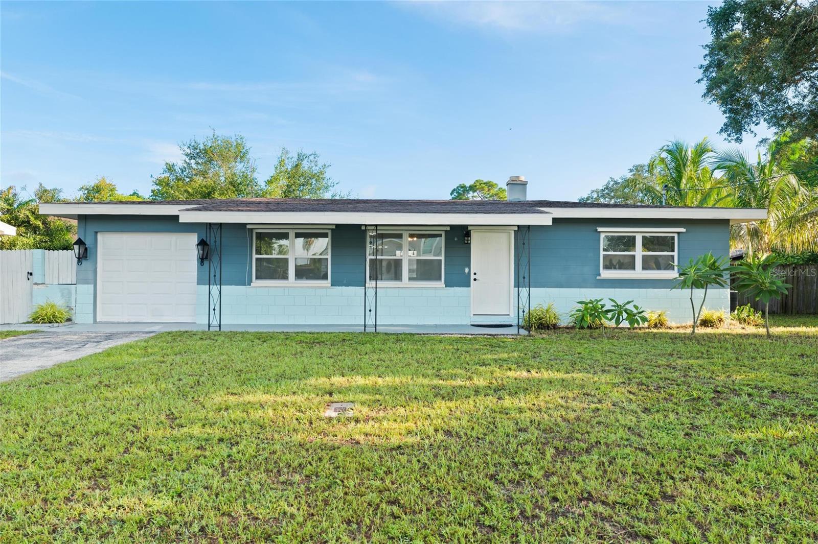 Photo of 10811 VALENCIA TERRACE SEMINOLE FL 33772