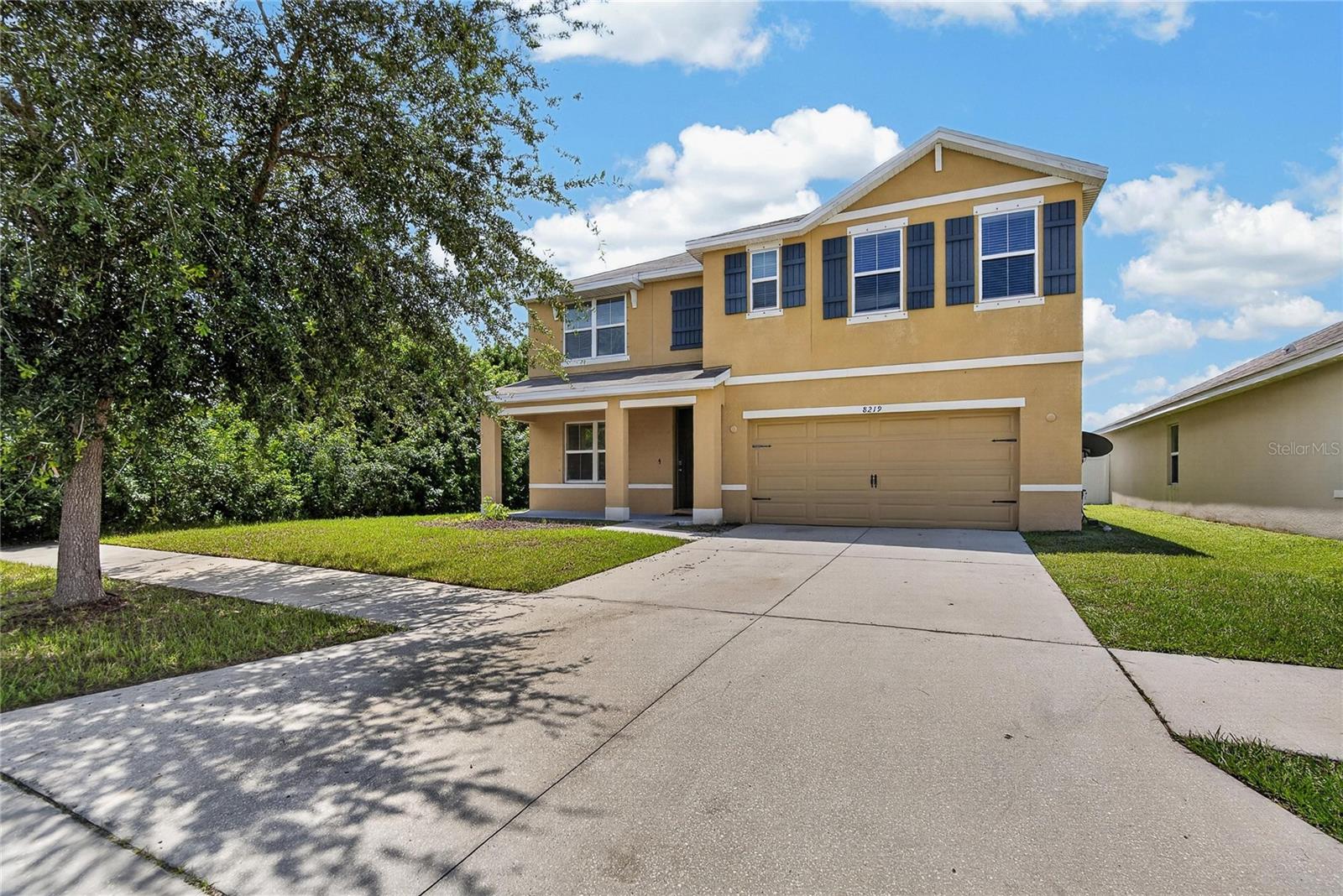 Photo of 8219 BILSTON VILLAGE LANE GIBSONTON FL 33534