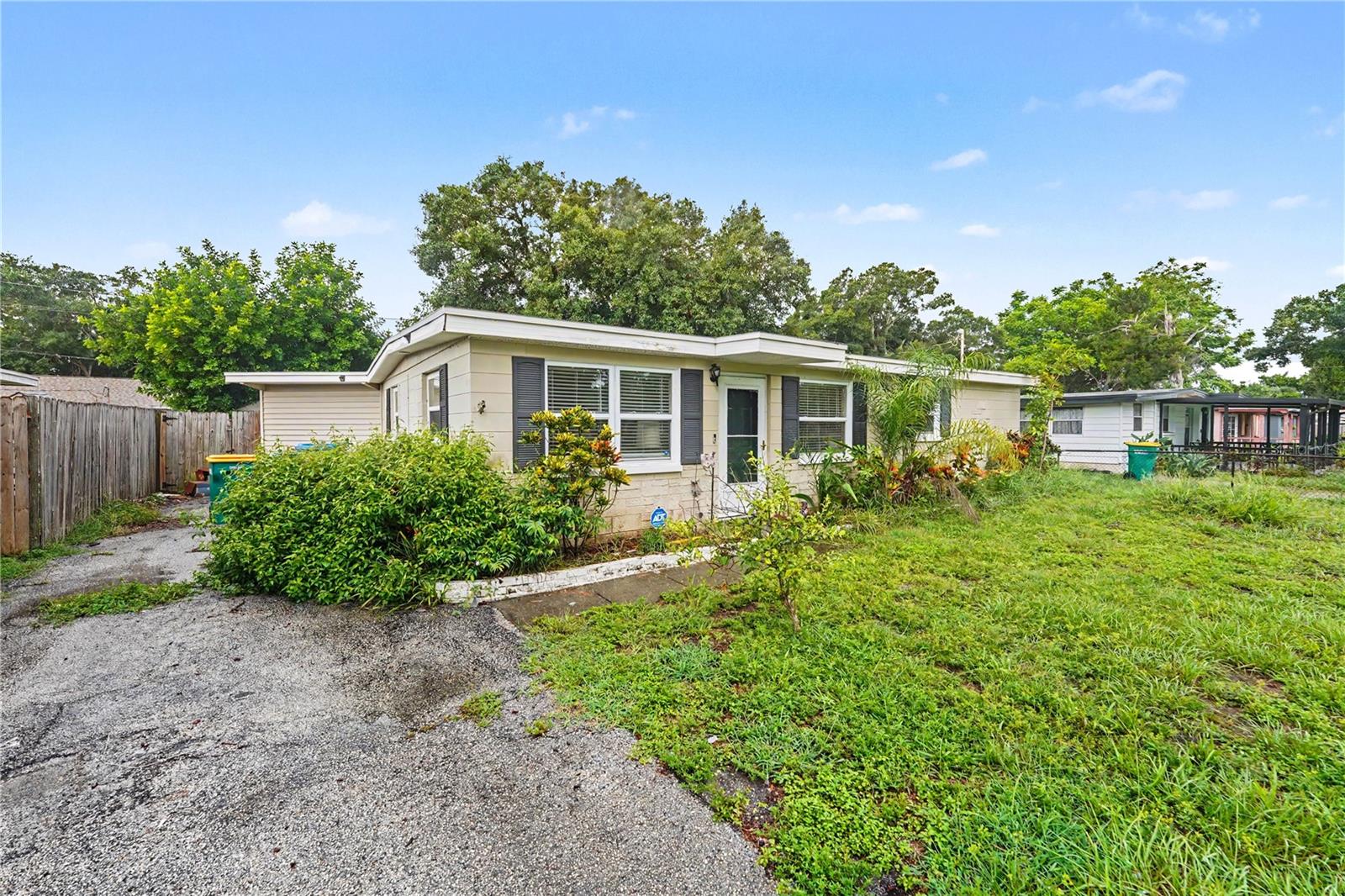 Photo of 8490 92ND TER SEMINOLE FL 33777