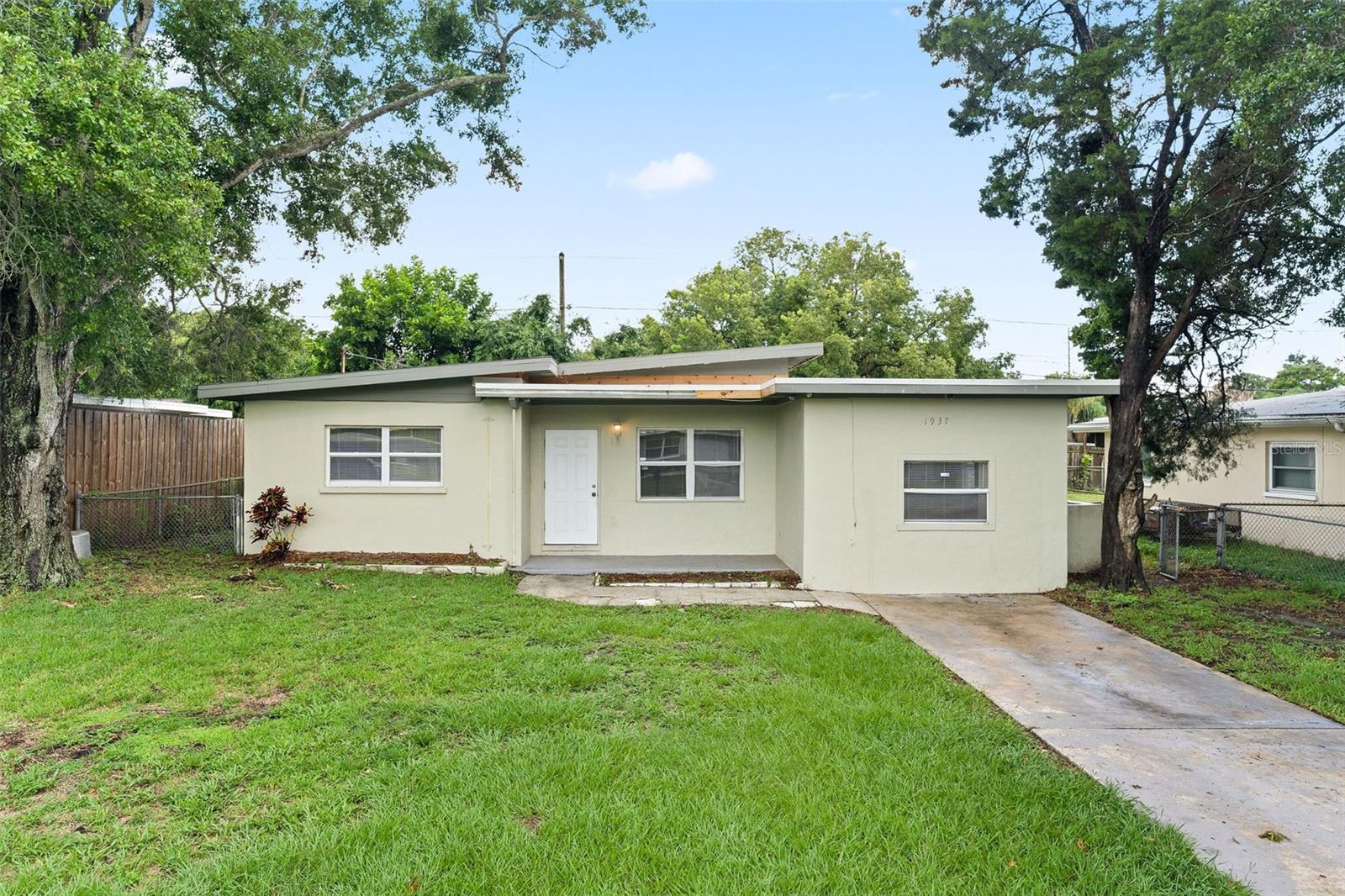 Photo of 1937 RIDGEWOOD DRIVE CLEARWATER FL 33763