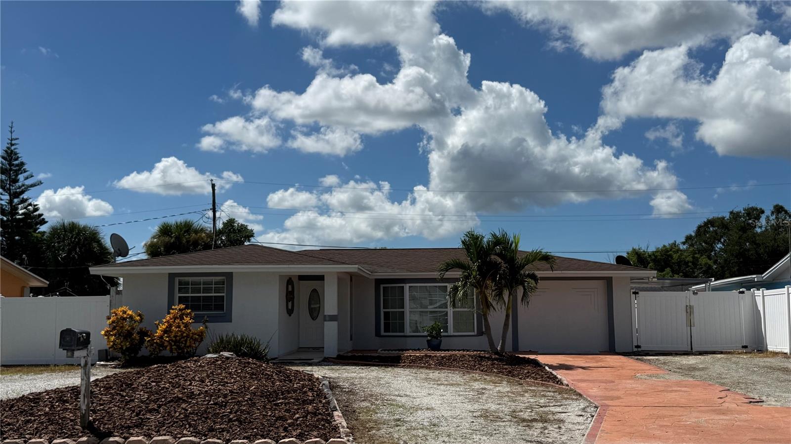 Photo of 3100 LAKE RIDGE DRIVE SARASOTA FL 34237