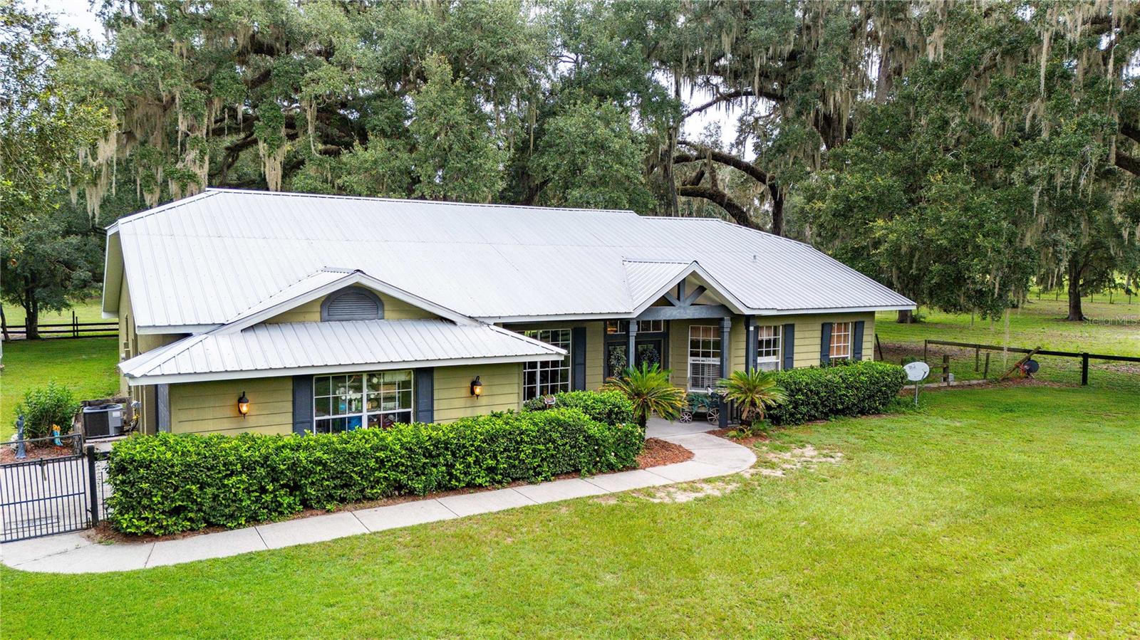 Photo of 4457 CR 542H BUSHNELL FL 33513