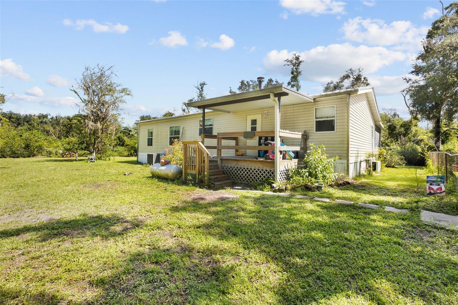 Photo of 305 NE 290TH AVENUE OLD TOWN FL 32680