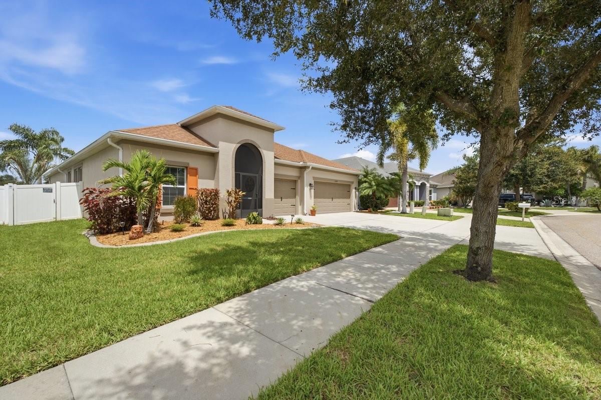 Photo of 13739 ARTESA BELL DRIVE RIVERVIEW FL 33579