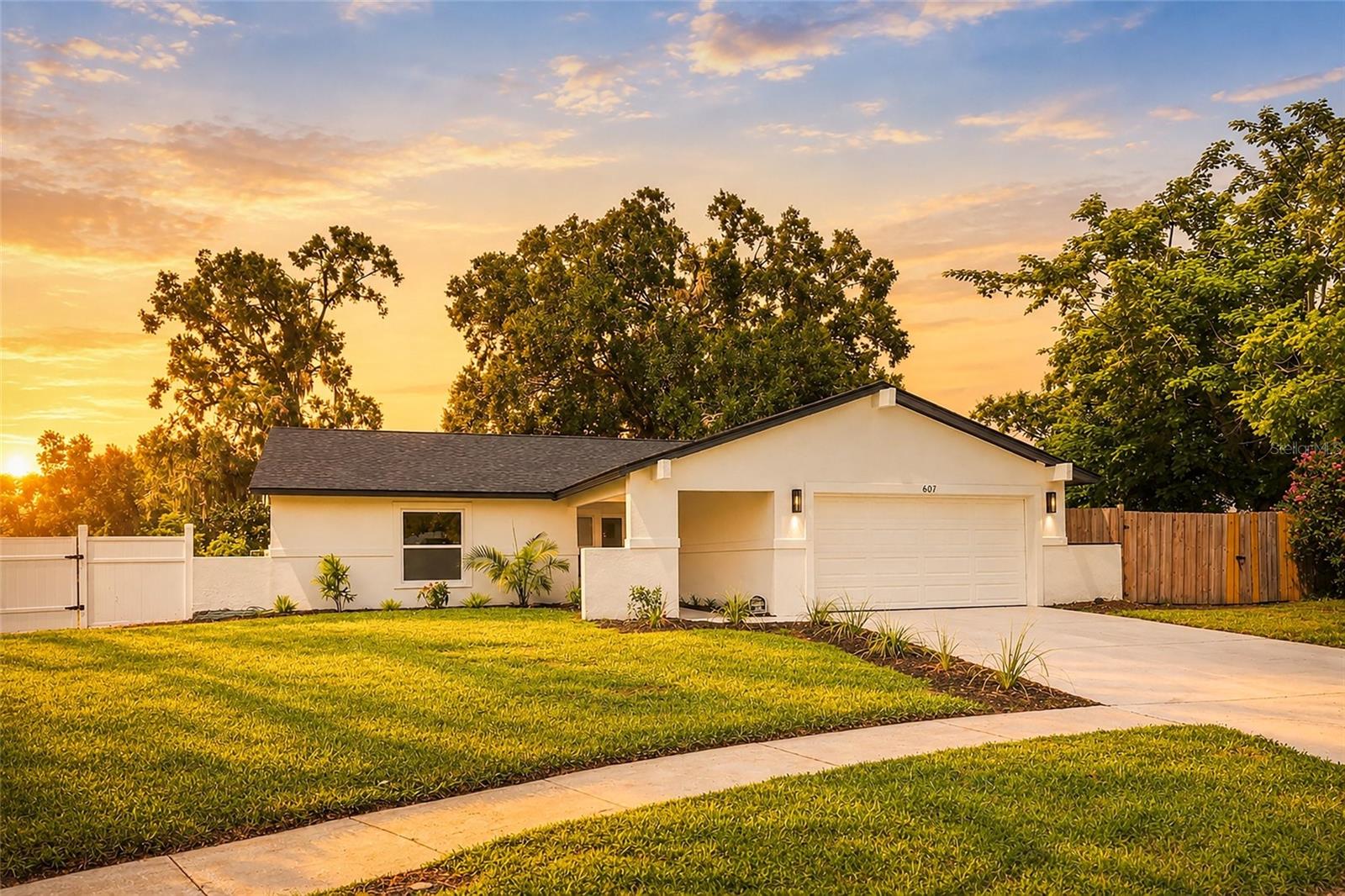 Photo of 607 WILLOW COURT BRANDON FL 33510