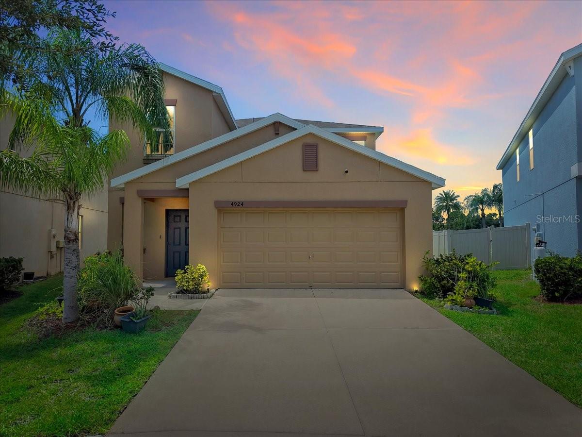 Photo of 4924 REFLECTING POND CIRCLE WIMAUMA FL 33598