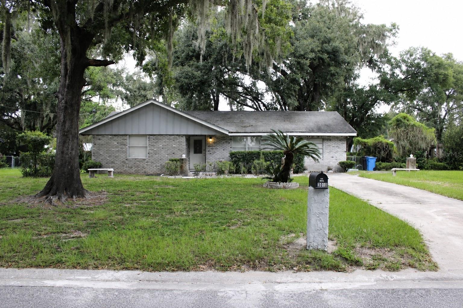 Photo of 3010 OAKVIEW LANE PLANT CITY FL 33566