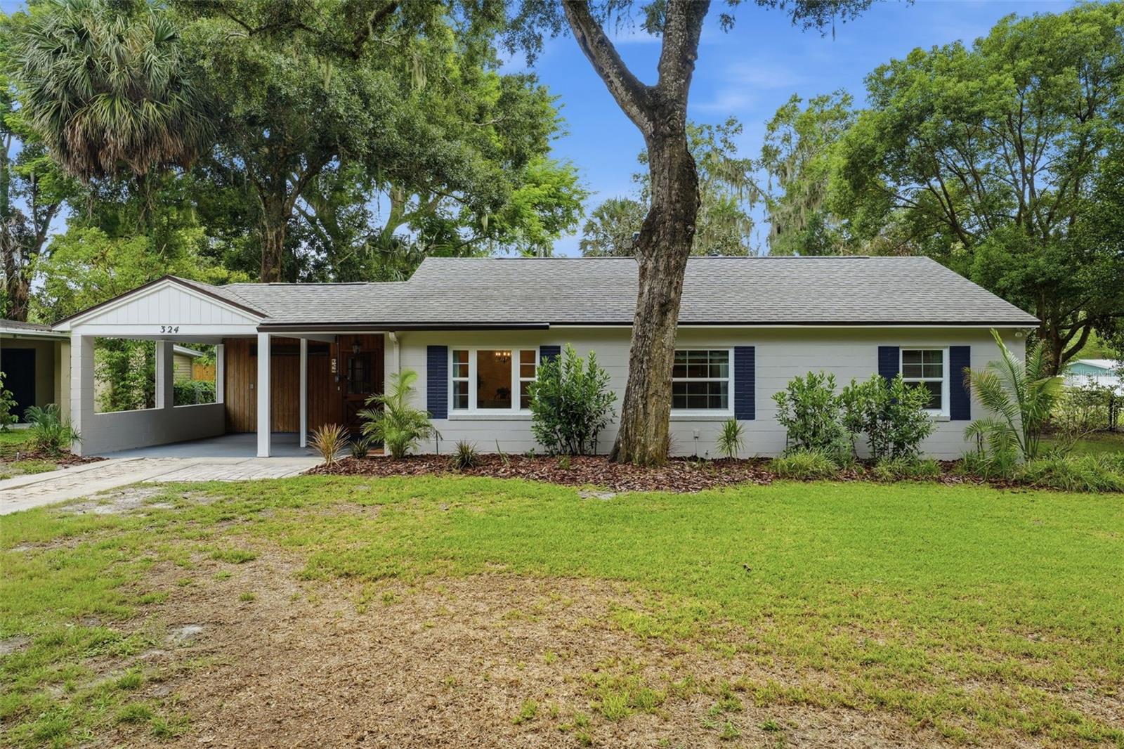 Photo of 324 W 12TH AVENUE MOUNT DORA FL 32757