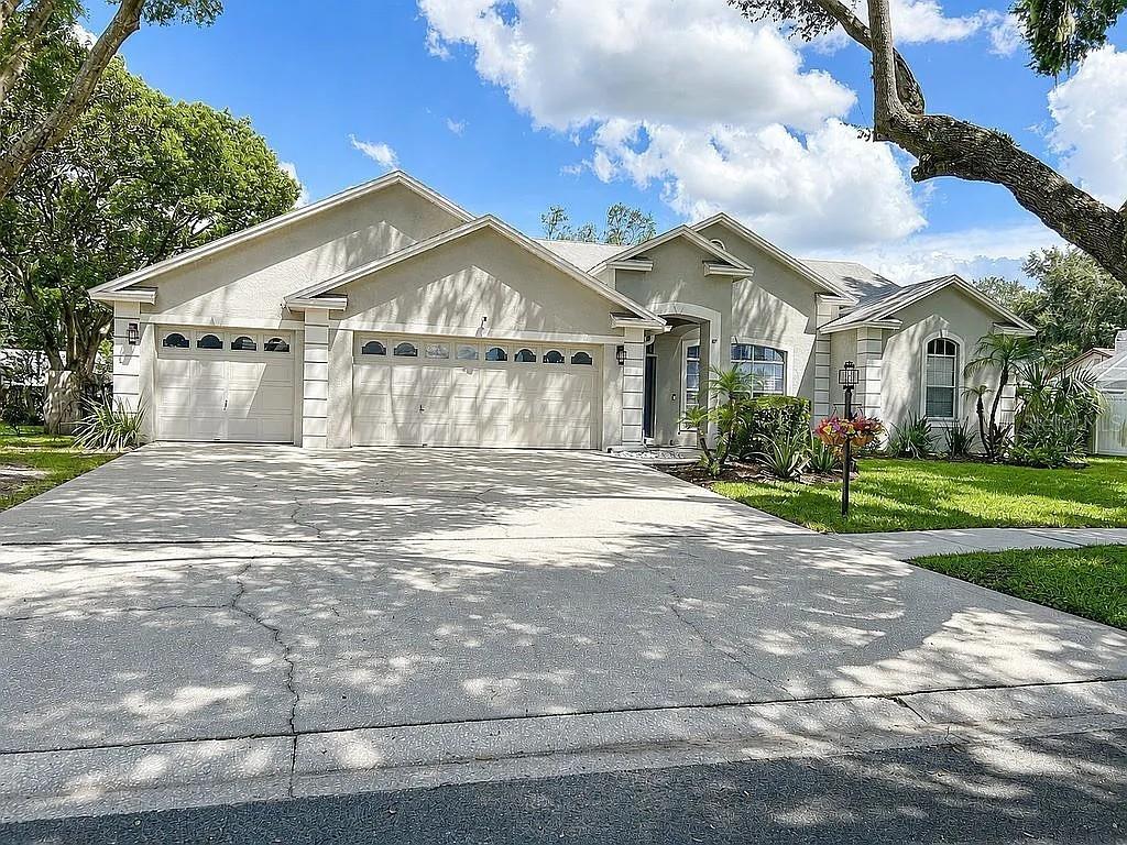 Photo of 3907 ROLLING TERRACE LANE VALRICO FL 33596