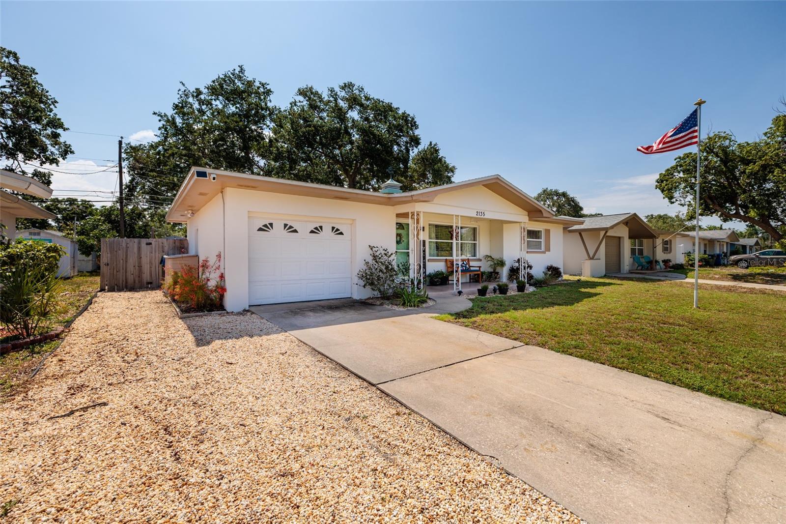 Photo of 2135 POCAHONTAS DRIVE LARGO FL 33774