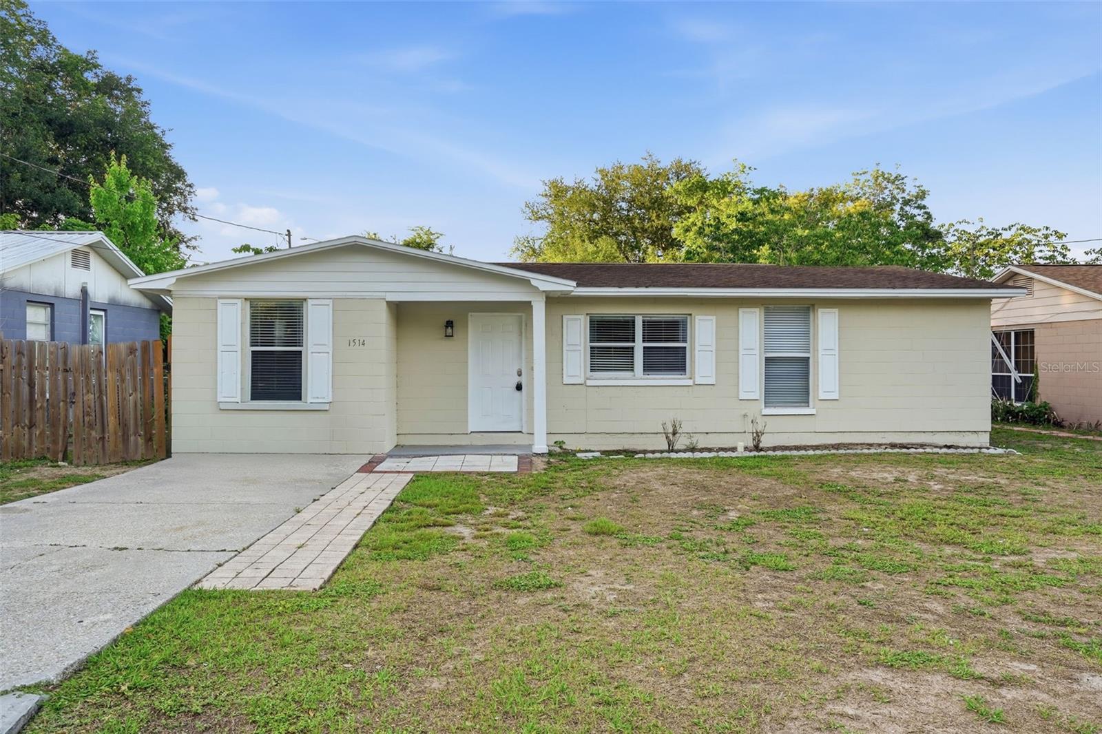 Photo of 1514 CREST AVENUE LEESBURG FL 34748