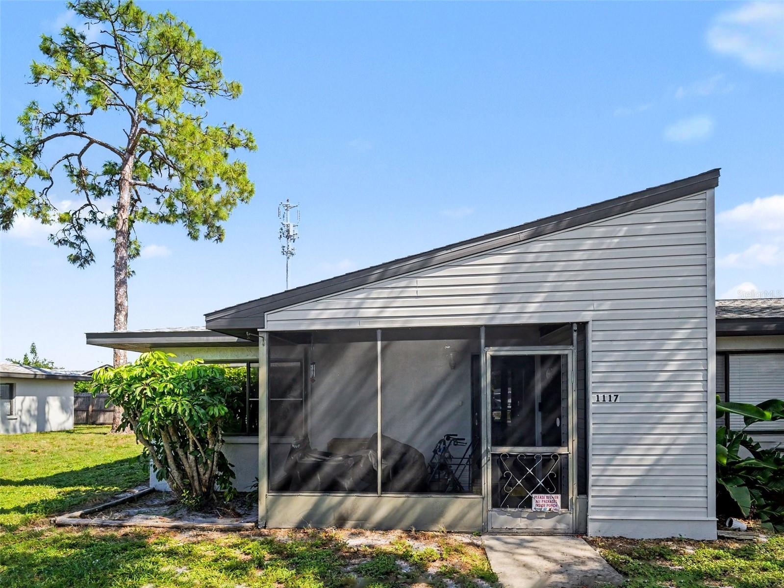 Photo of 1117 68TH AVENUE DRIVE BRADENTON FL 34207