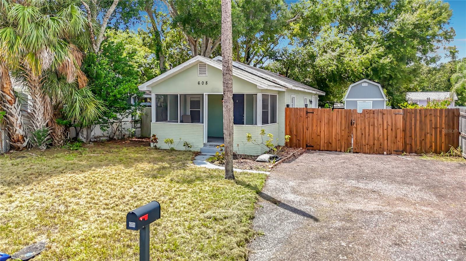 Photo of 608 N LINCOLN AVENUE TAMPA FL 33609