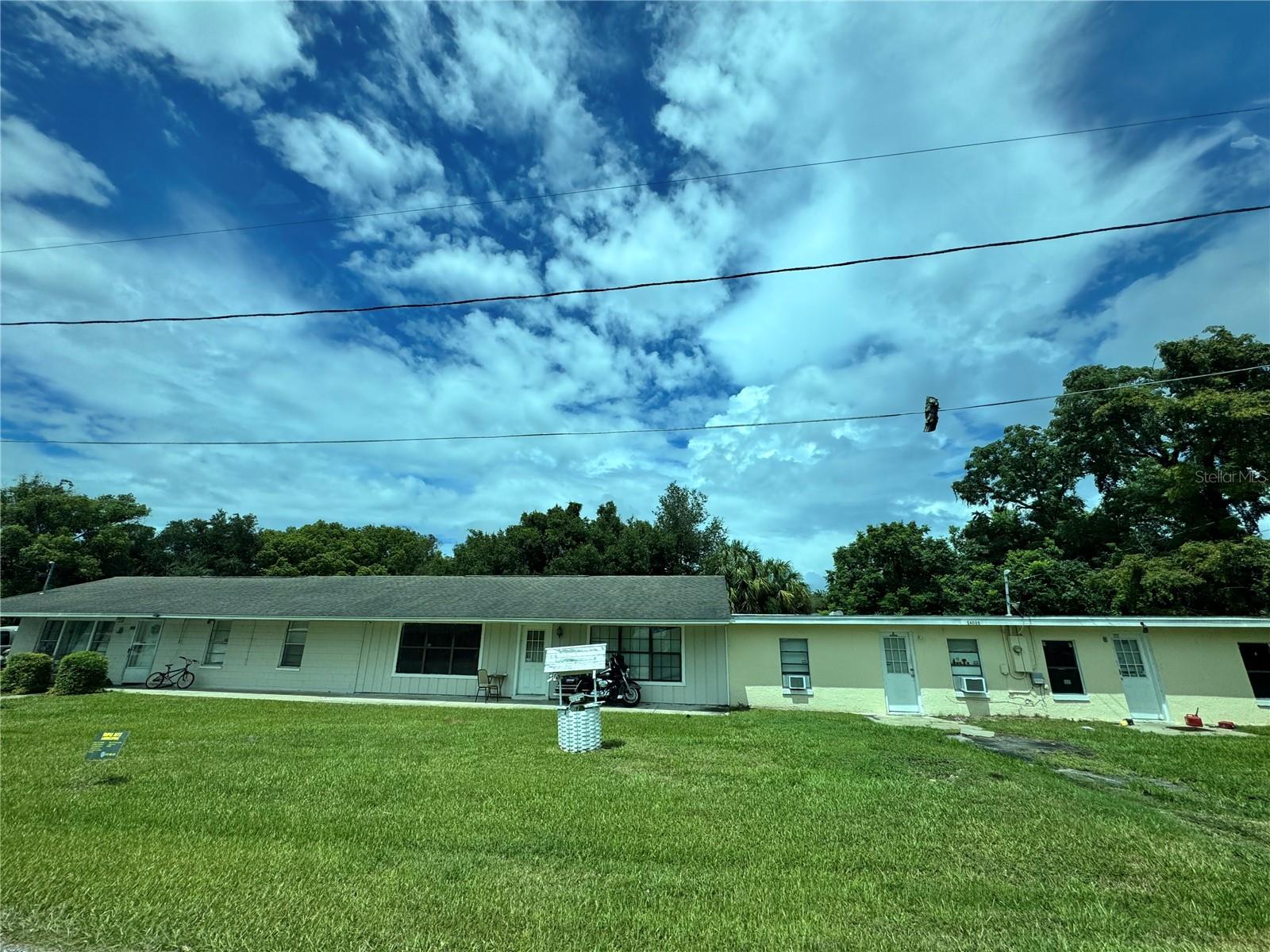Photo of 16025 WALLACE STREET UMATILLA FL 32784