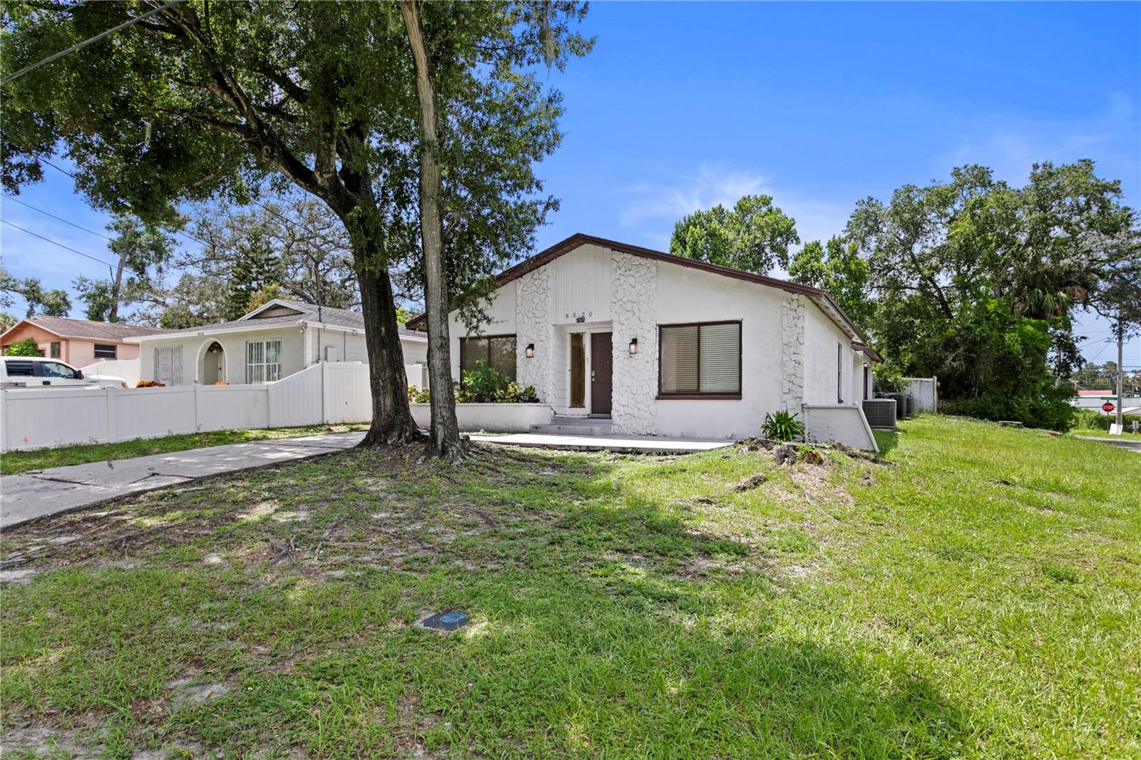 Photo of 8520 N BRANCH AVENUE TAMPA FL 33604