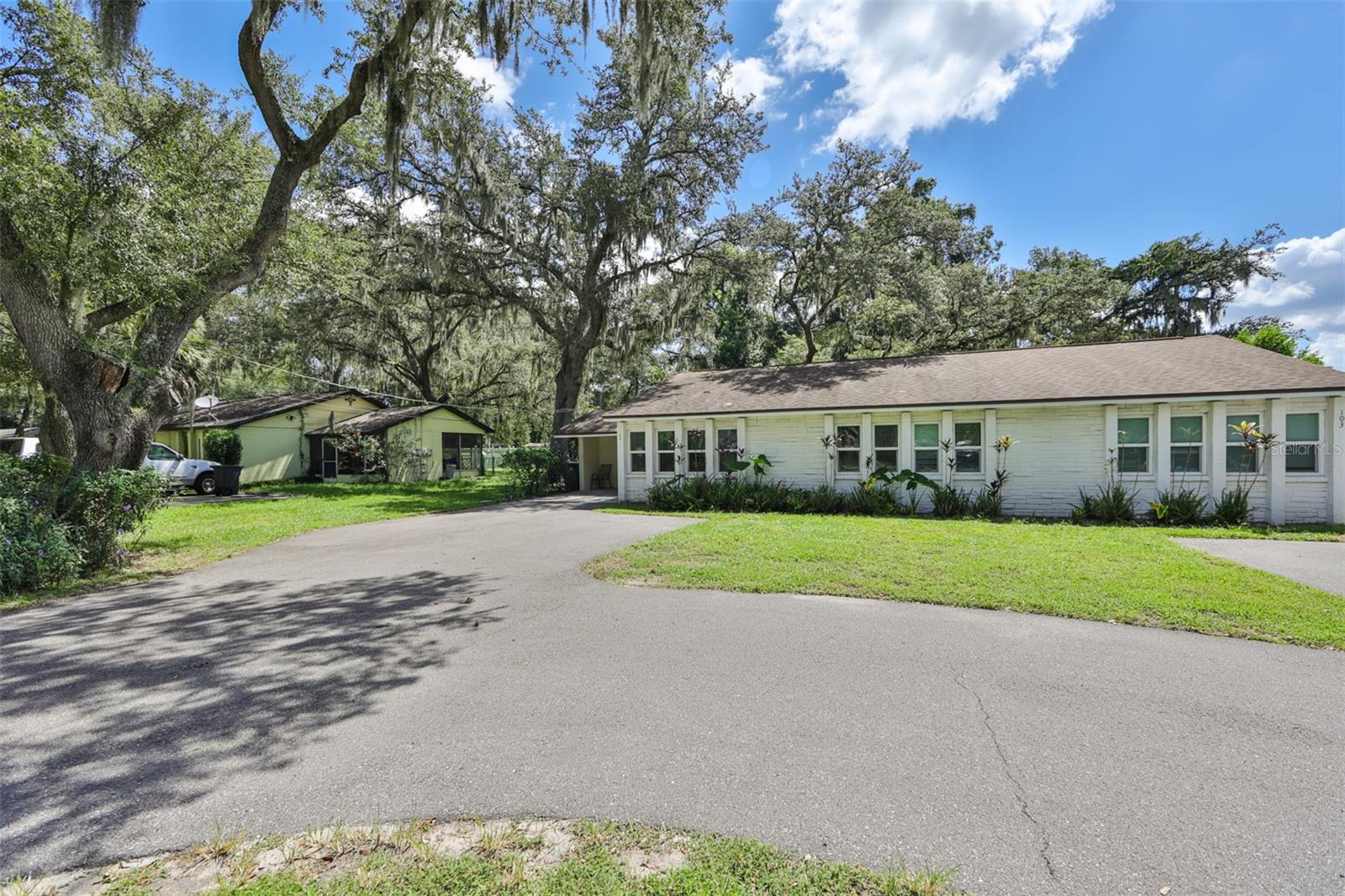 Photo of 105 N KINGSWAY ROAD SEFFNER FL 33584