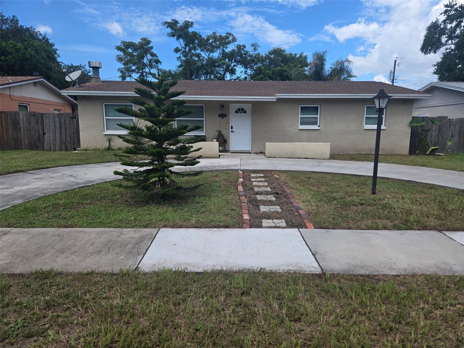 Photo of 11199 TEMPLE AVENUE SEMINOLE FL 33772