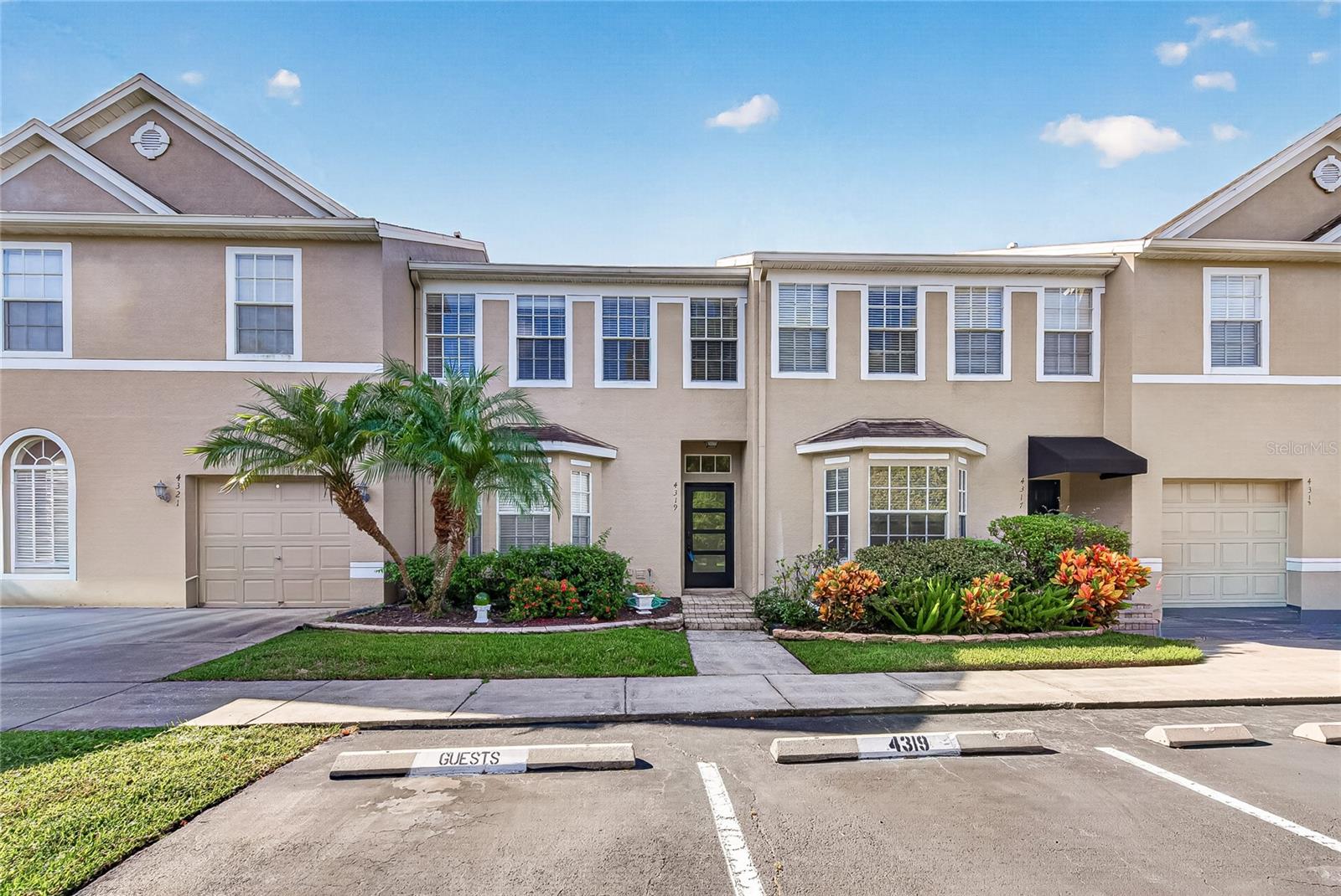 Photo of 4319 DEERMONT CIRCLE TAMPA FL 33624