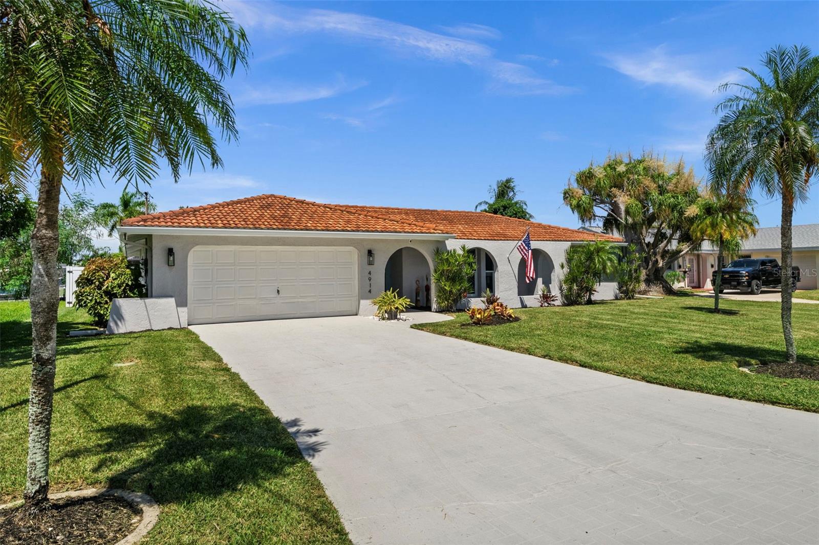 Photo of 4914 SORRENTO COURT CAPE CORAL FL 33904