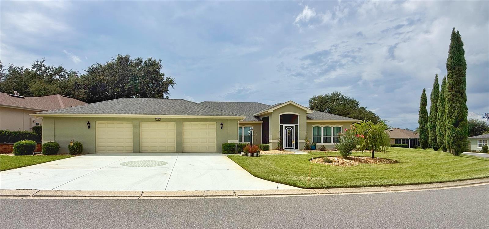 Photo of 5090 INDIAN OCEAN LOOP TAVARES FL 32778