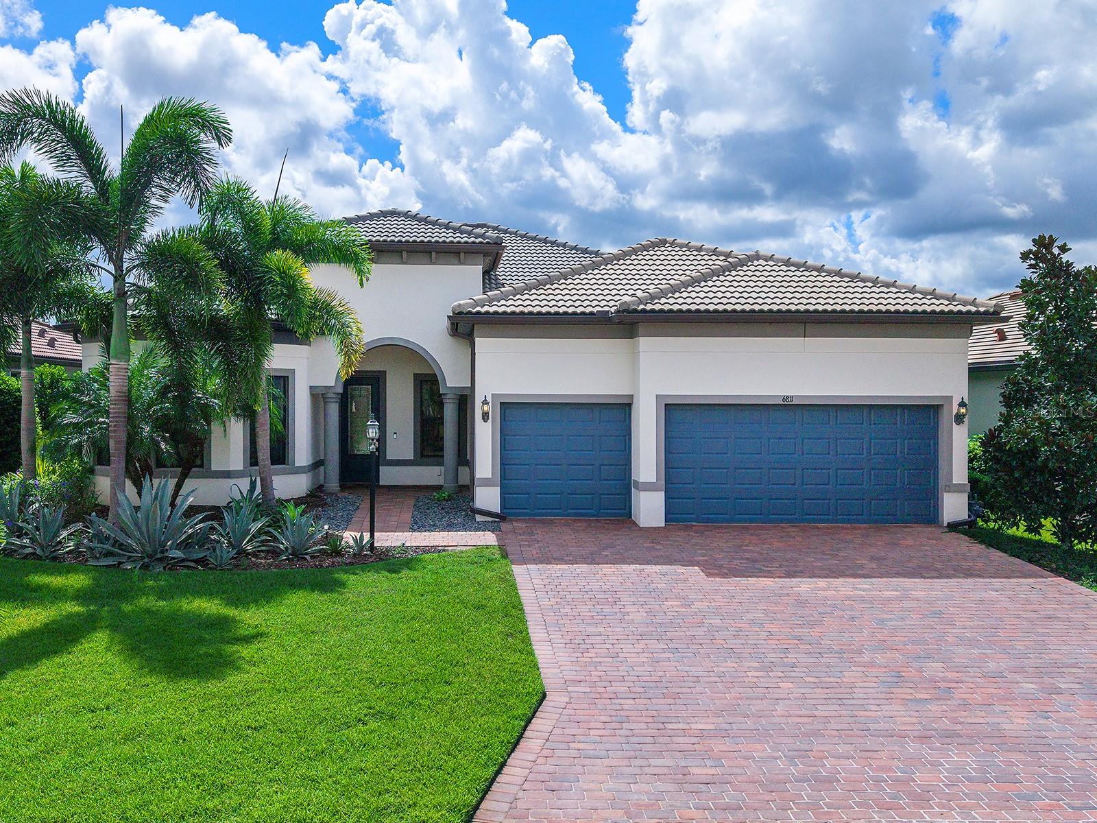 Photo of 6811 GOSPORT COVE LAKEWOOD RANCH FL 34202