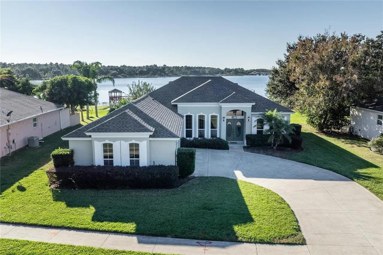 Photo of 3804 BAYSHORE CIRCLE TAVARES FL 32778
