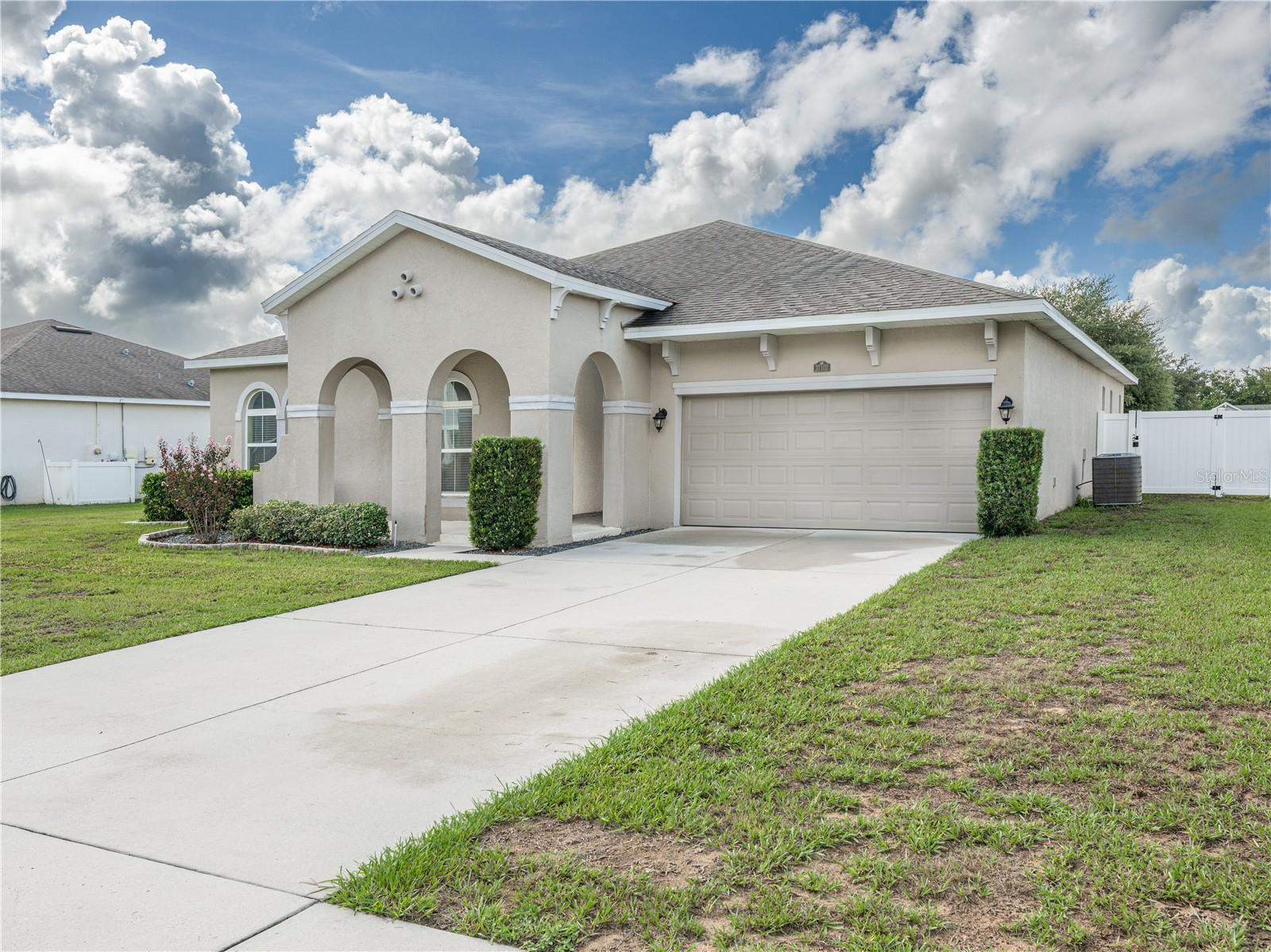 Photo of 37102 SCENIC BLUFF DRIVE GRAND ISLAND FL 32735