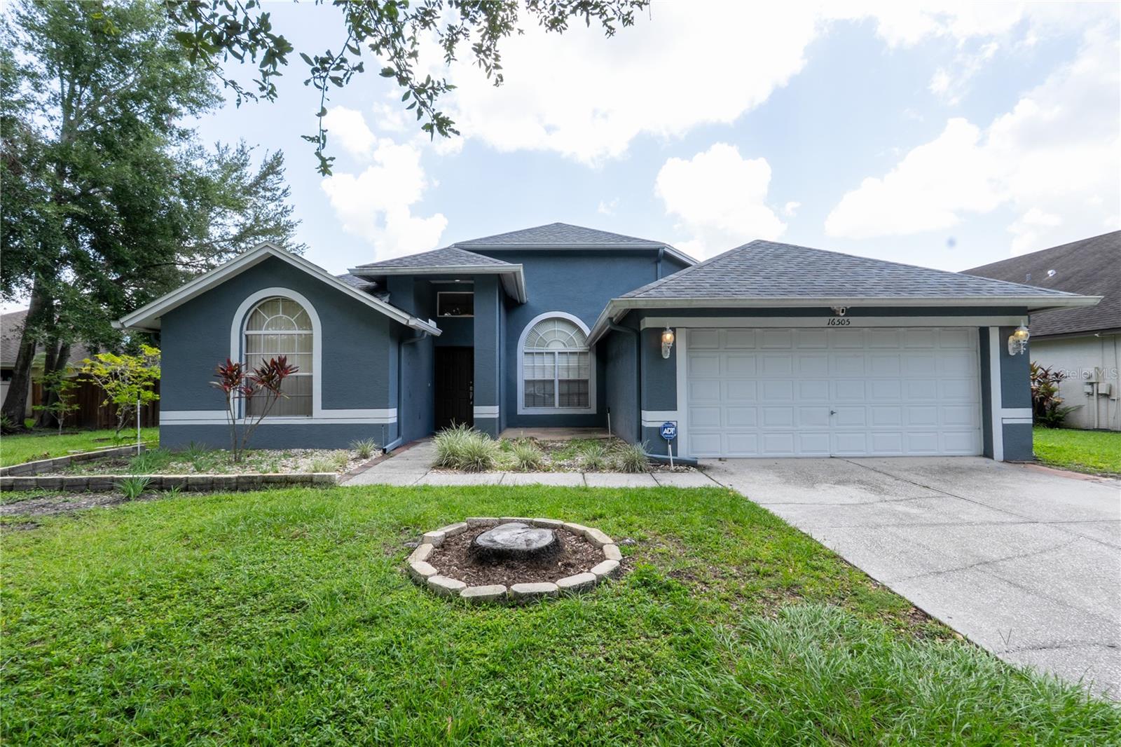 Photo of 16505 LAKE HEATHER DRIVE TAMPA FL 33618