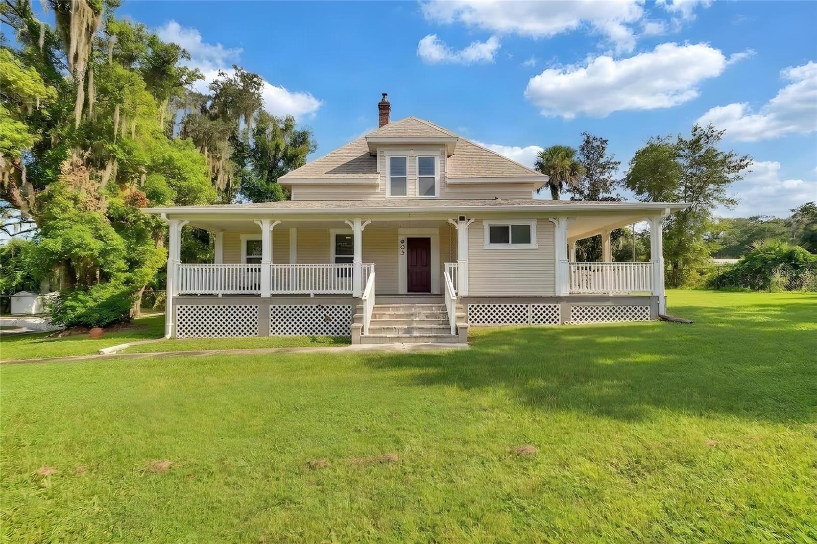 Photo of 903 E NEW YORK AVENUE DELAND FL 32724
