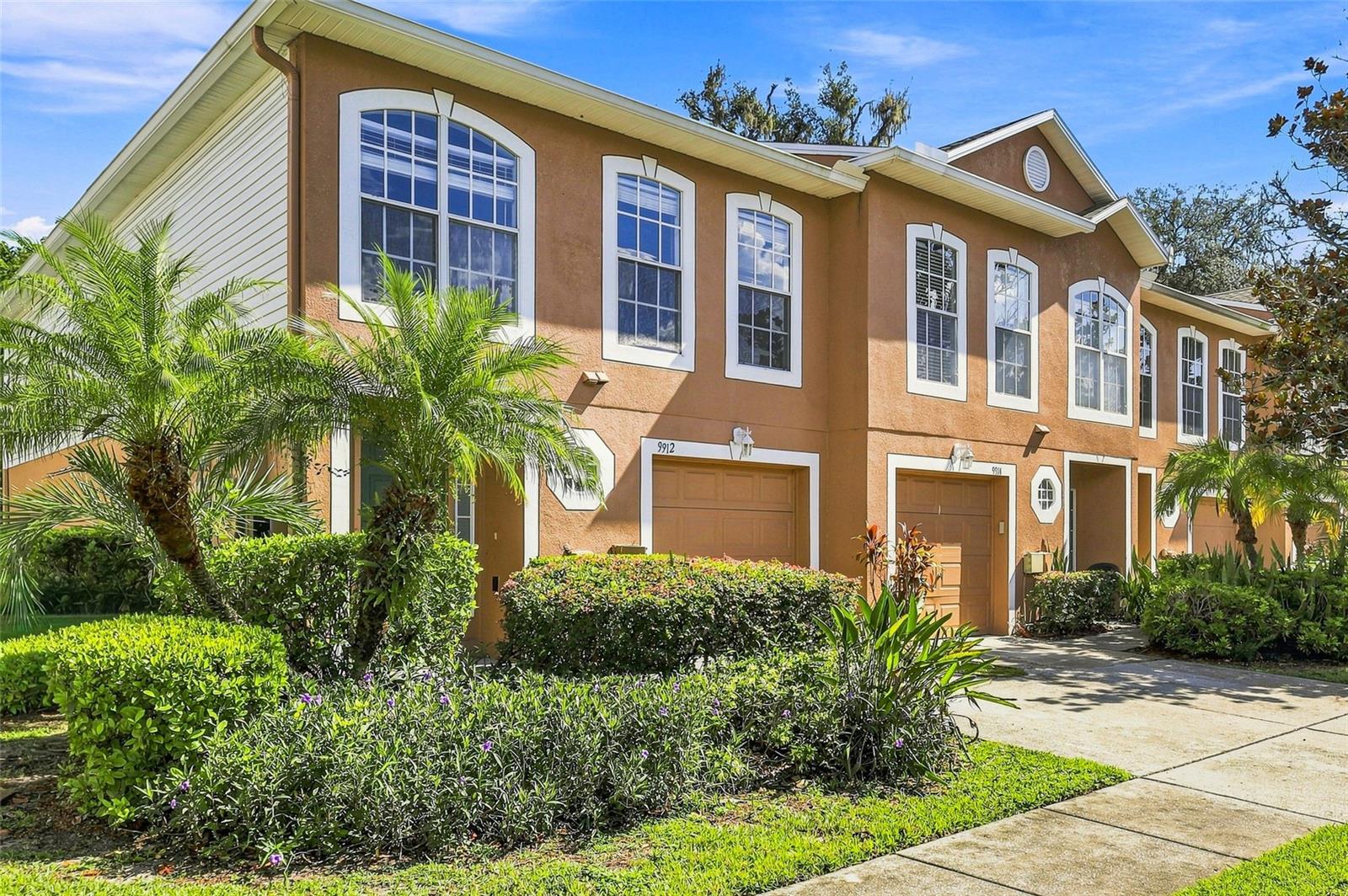 Photo of 9912 ASHBURN LAKE DRIVE TAMPA FL 33610