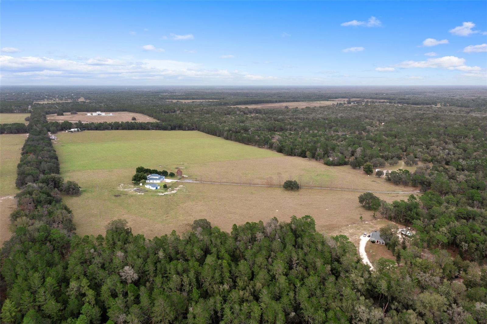 Photo of 13496 S OAKVIEW AVENUE FLORAL CITY FL 34436