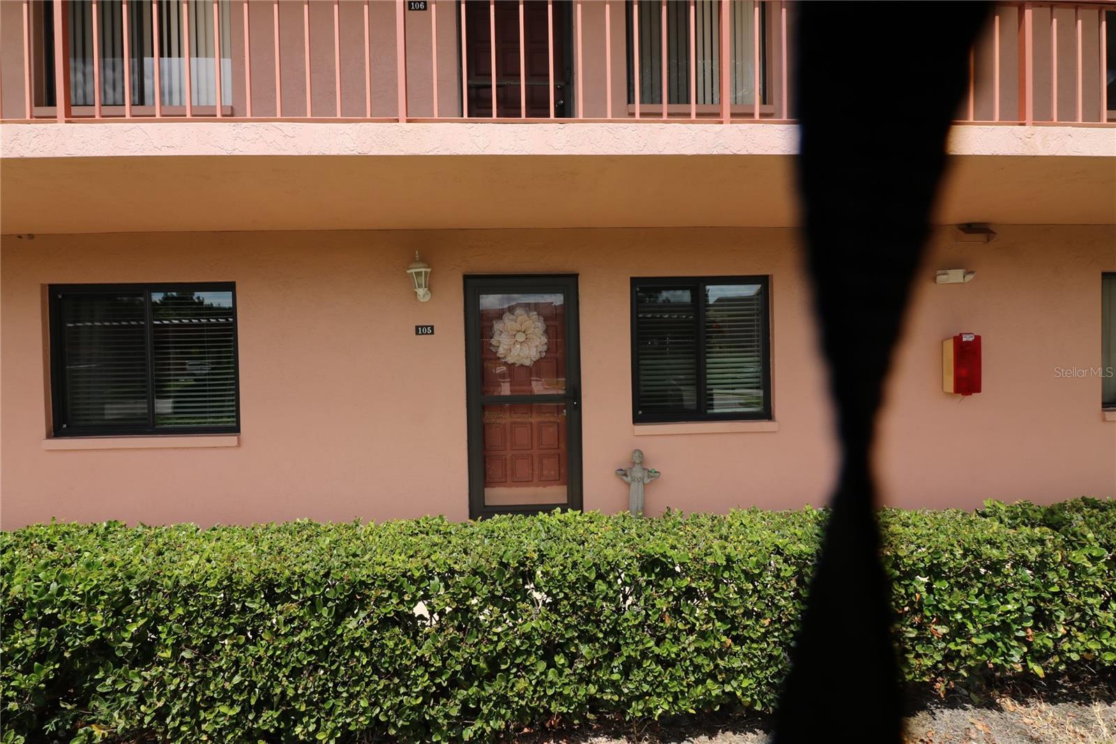 Photo of 105 LAKESIDE COURT #ELW VI UNIT 5 OLDSMAR FL 34677