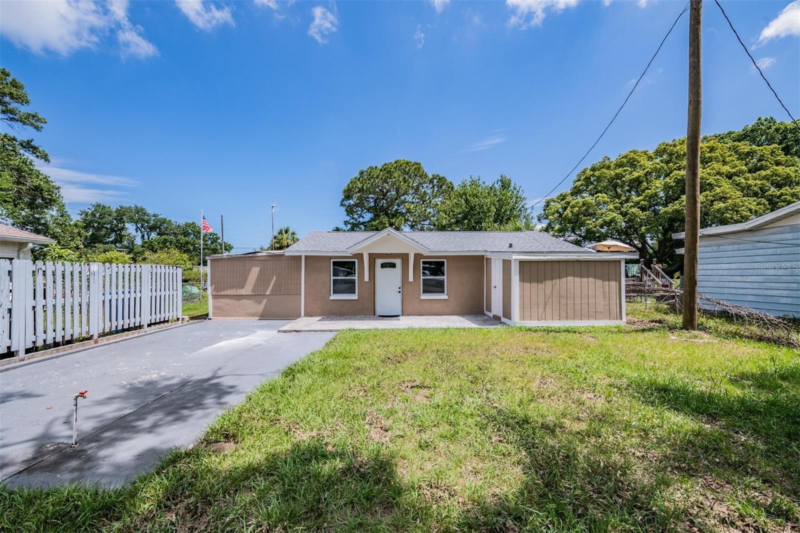 Photo of 636 STREMMA ROAD LARGO FL 33770