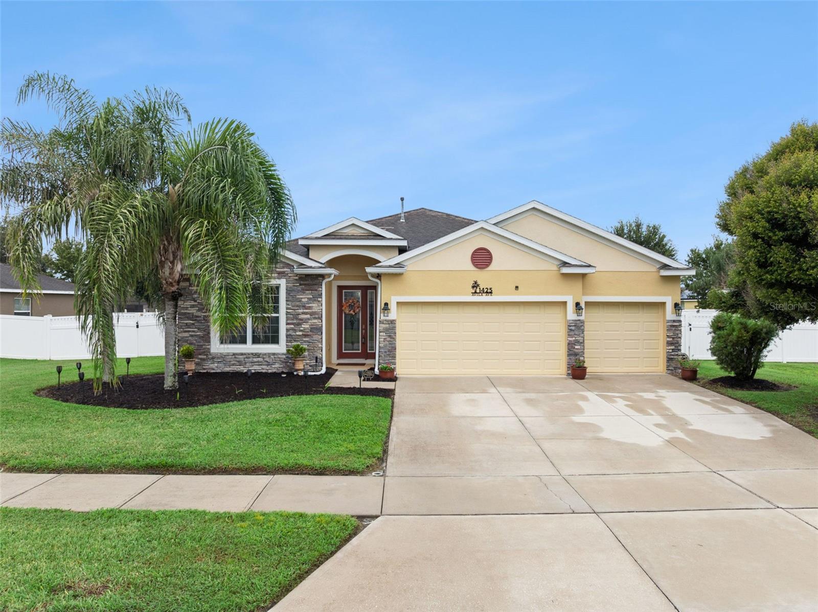 Photo of 1425 AVILA AVE DELTONA FL 32725