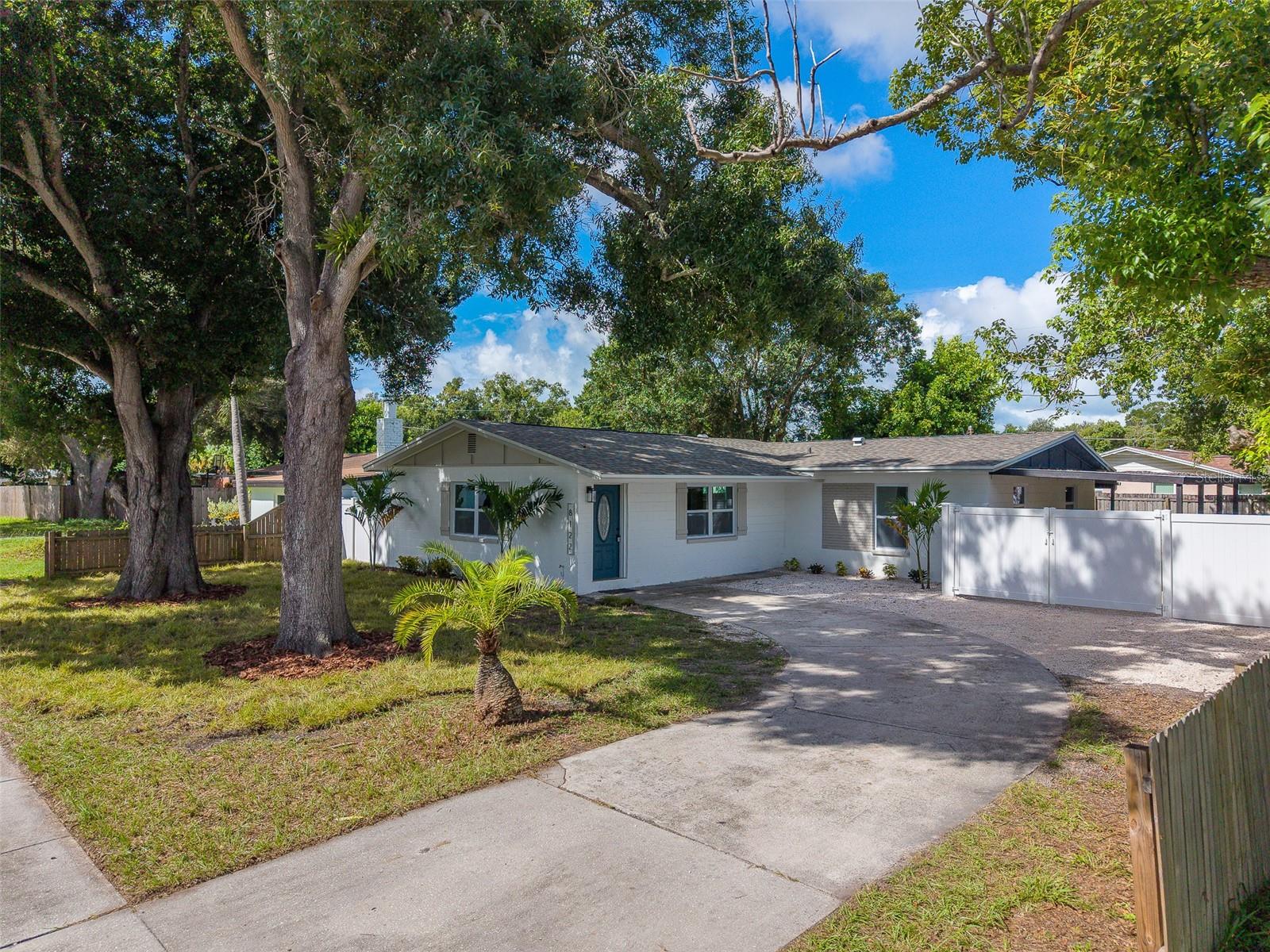 Photo of 8122 LARK STREET SEMINOLE FL 33777