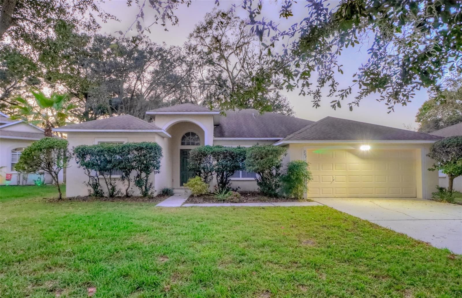 Photo of 207 TAYLOR BAY LANE BRANDON FL 33510