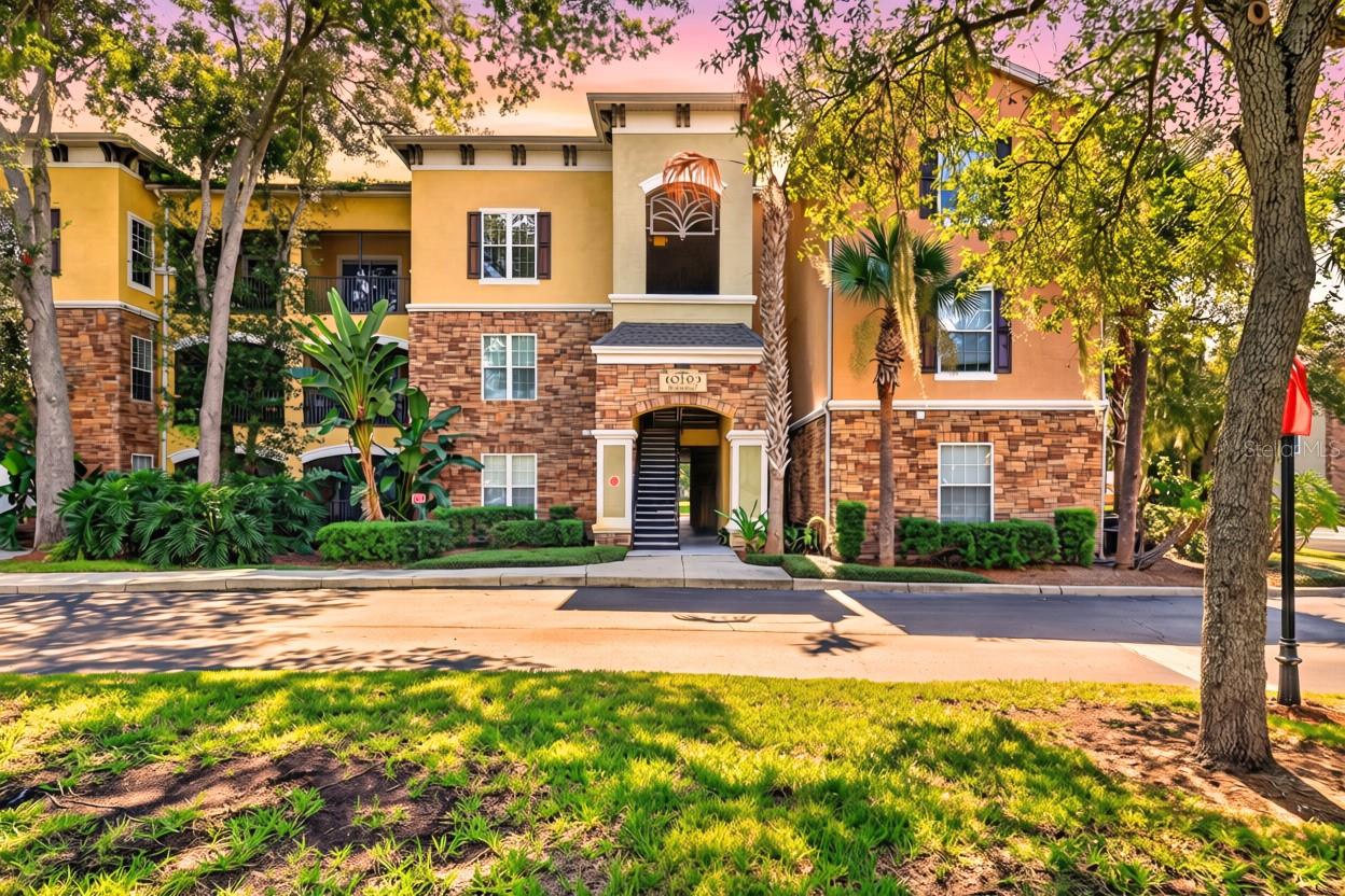 Photo of 10103 COURTNEY OAKS CIRCLE #302 TAMPA FL 33619