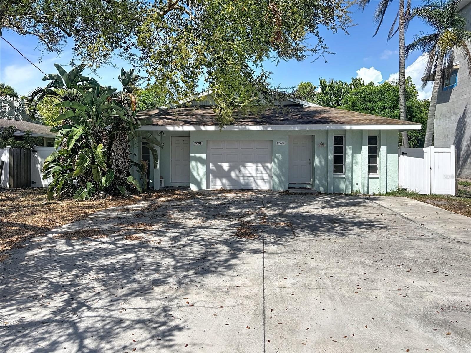 Photo of 10597/10595 101ST AVENUE SEMINOLE FL 33772