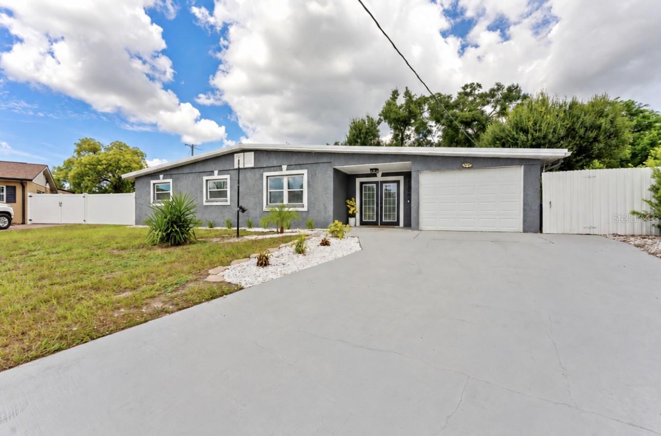 Photo of 5208 ANSLEY CIRCLE TAMPA FL 33610