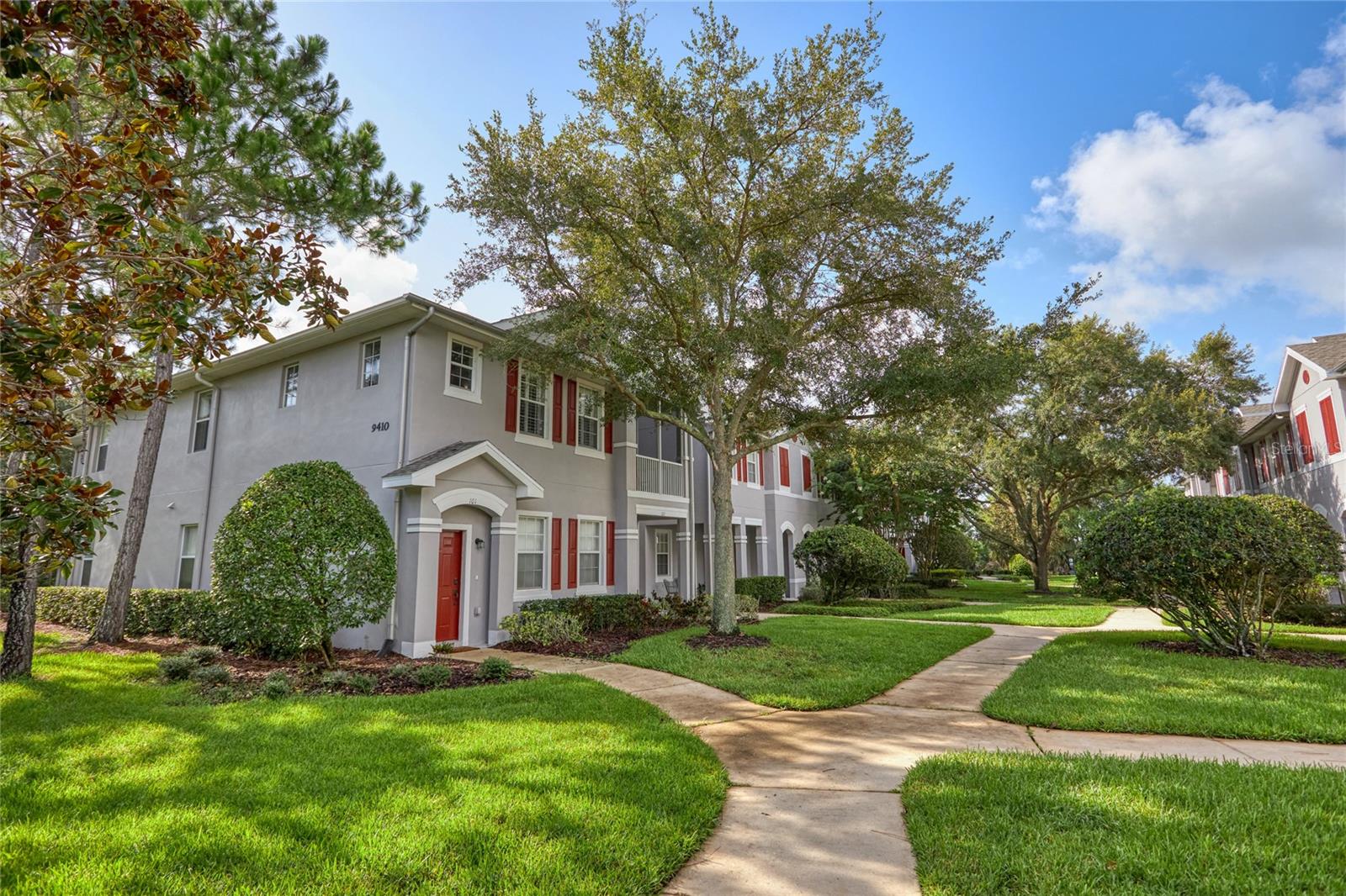Photo of 9410 GEORGIAN PARK LANE #105 TAMPA FL 33626
