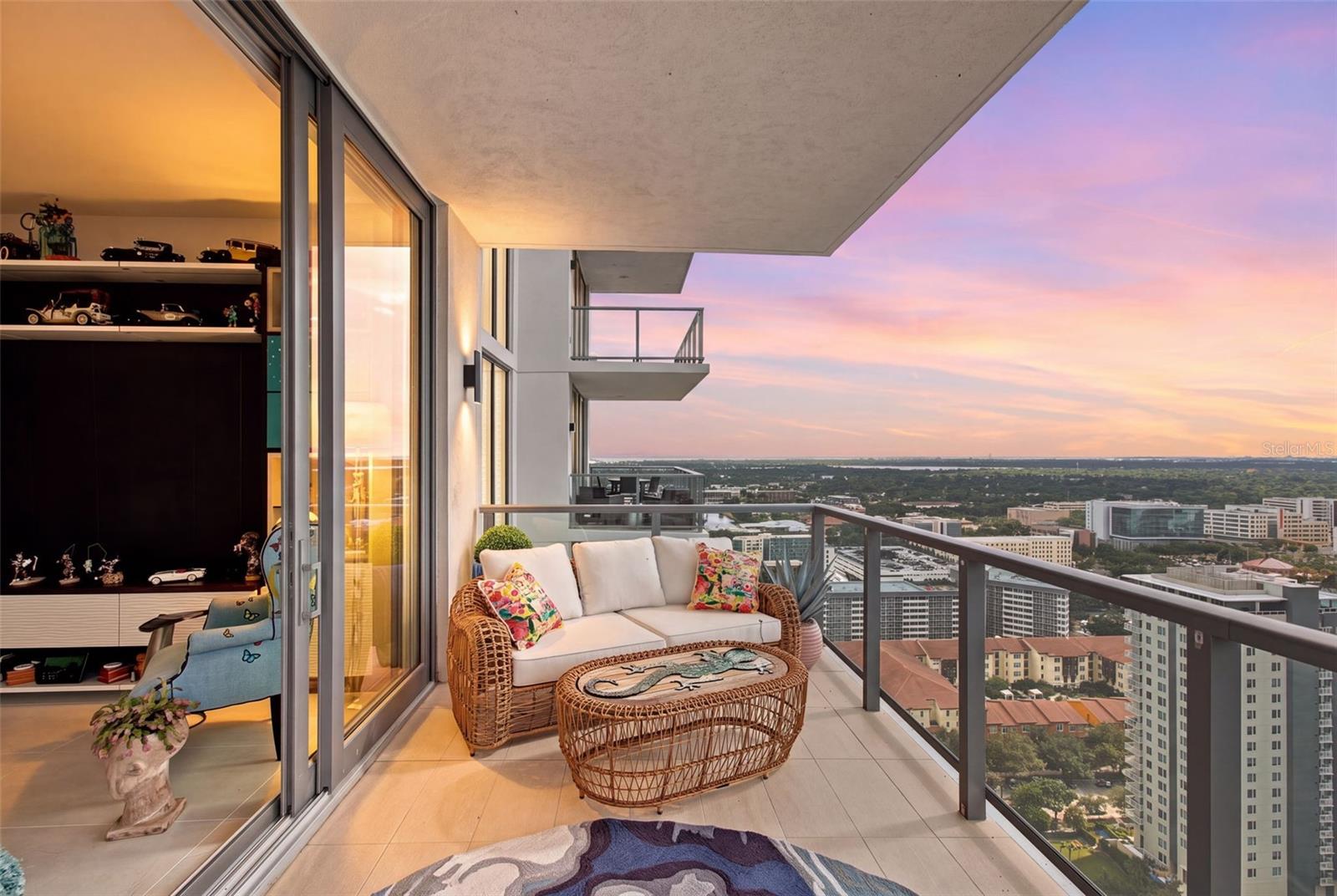Photo of 301 1ST STREET #2805 ST PETERSBURG FL 33701