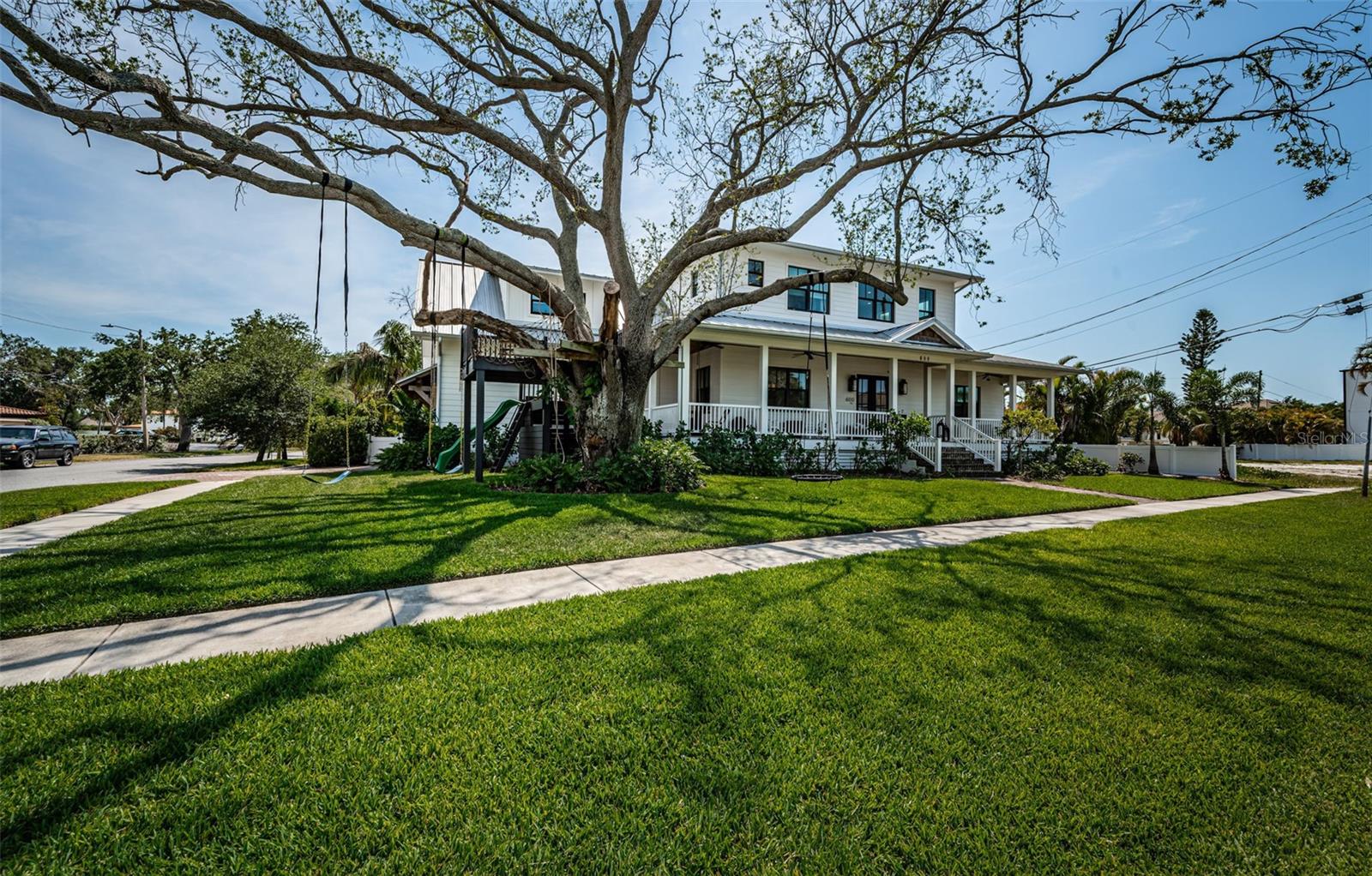 Photo of 600 ALDA WAY ST PETERSBURG FL 33704