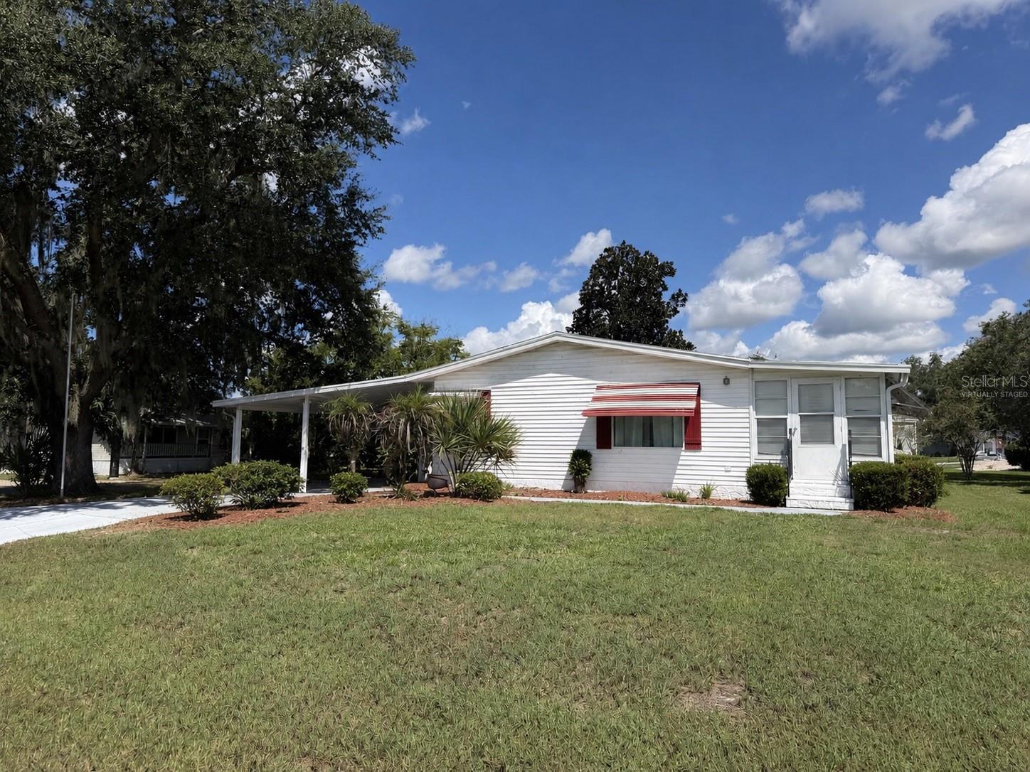 Photo of 25606 BELLE ALLIANCE DRIVE LEESBURG FL 34748