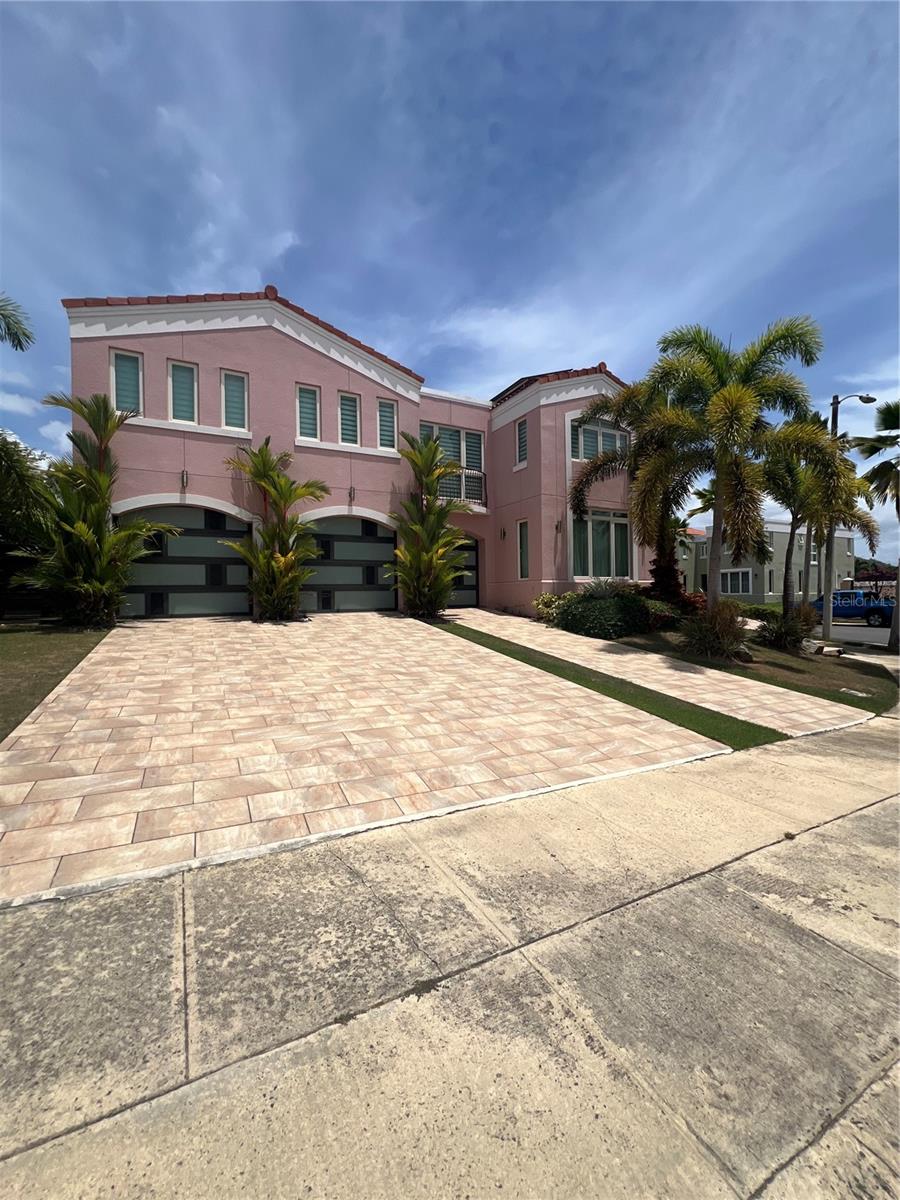 Photo of 49 VIA NARANJALES CAGUAS PR 00727