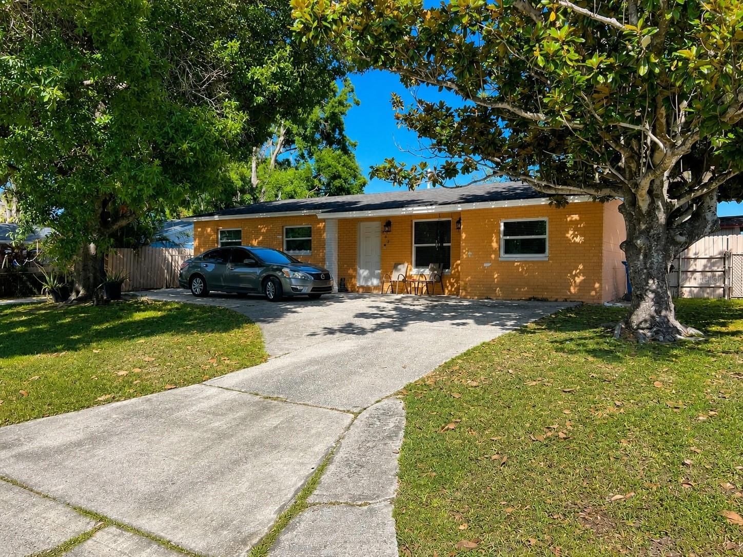 Photo of 802 PAPAYA DRIVE TAMPA FL 33619