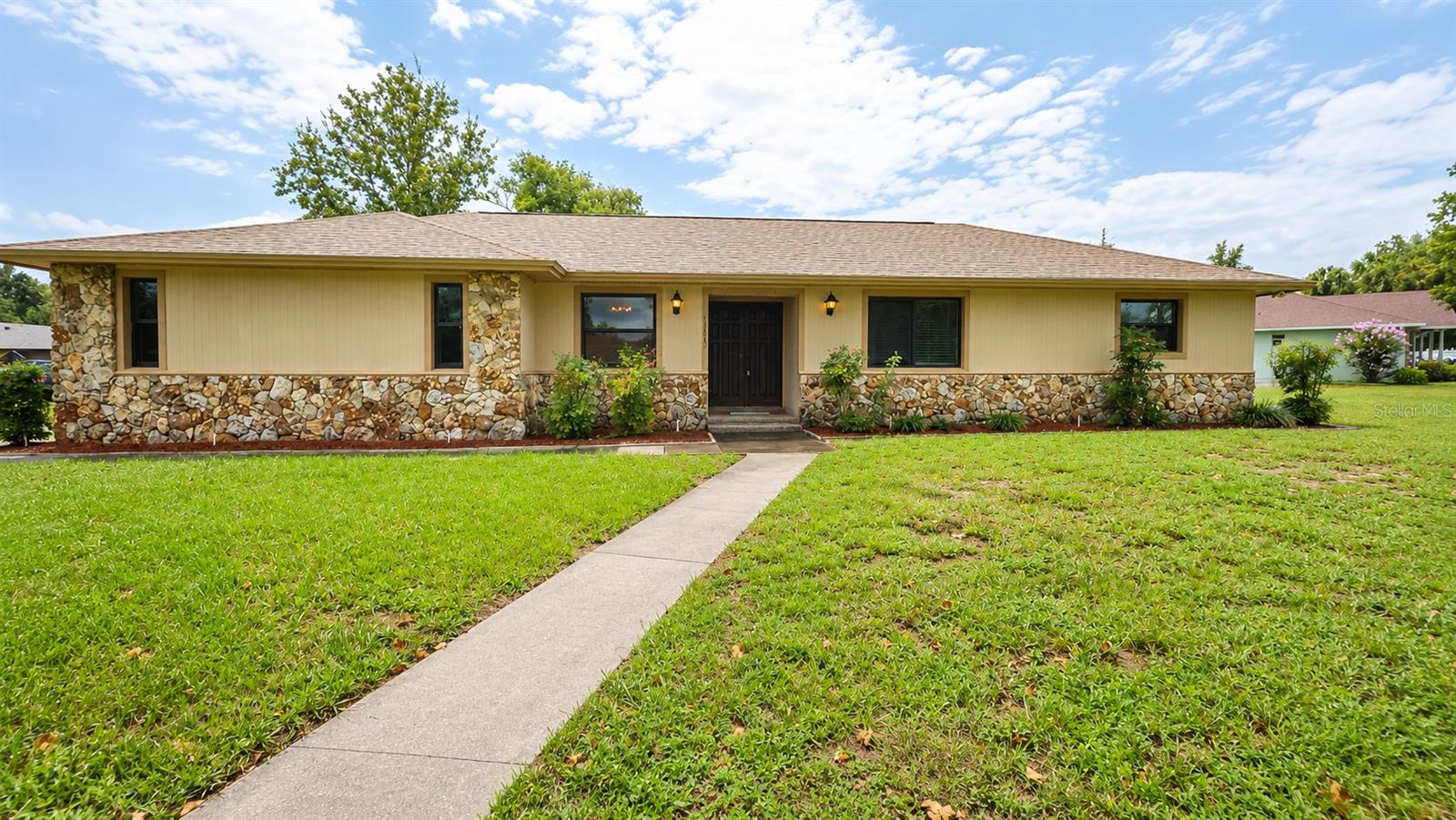 Photo of 35025 RAINTREE DR FRUITLAND PARK FL 34731